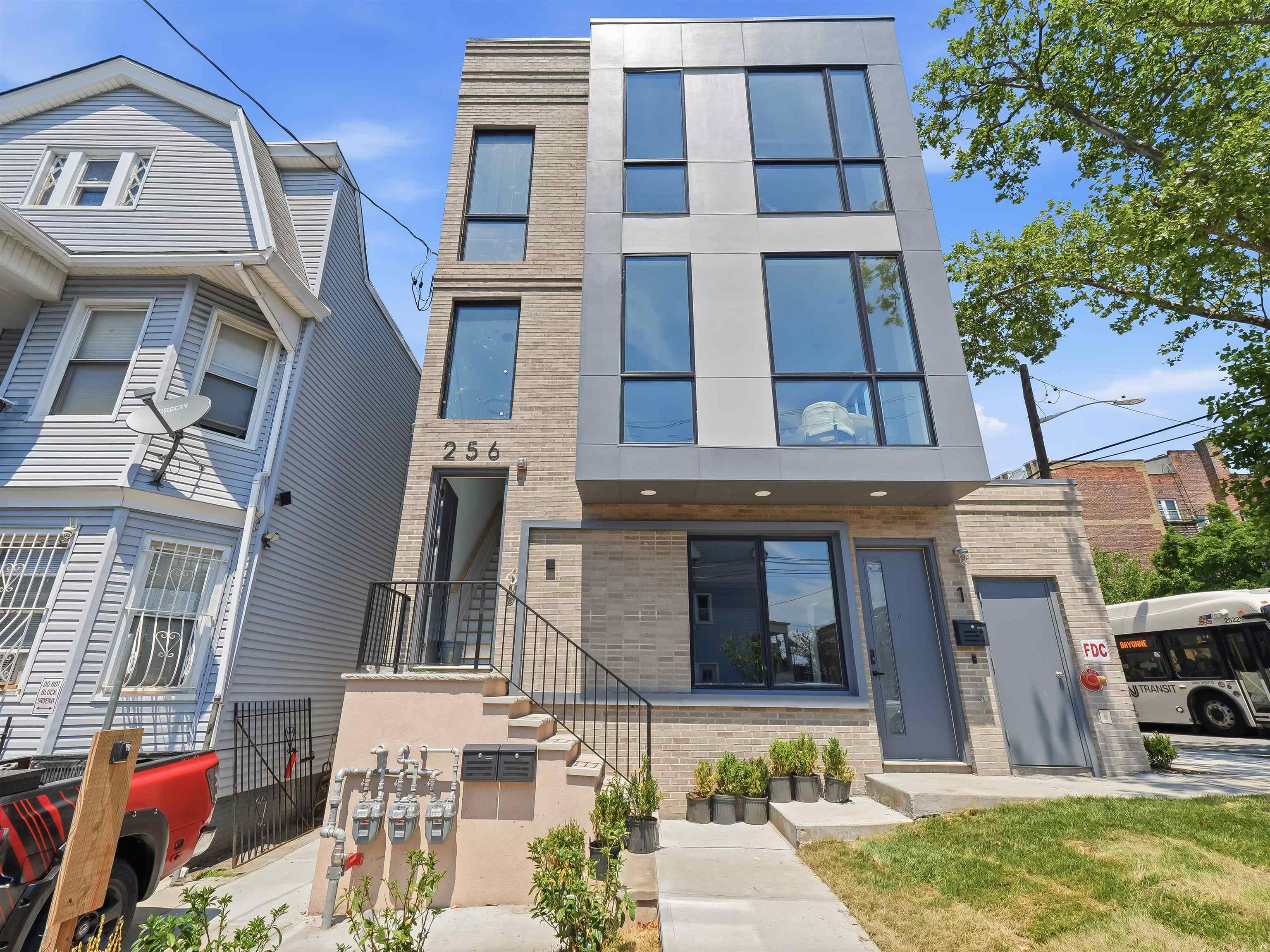 main property photo 24