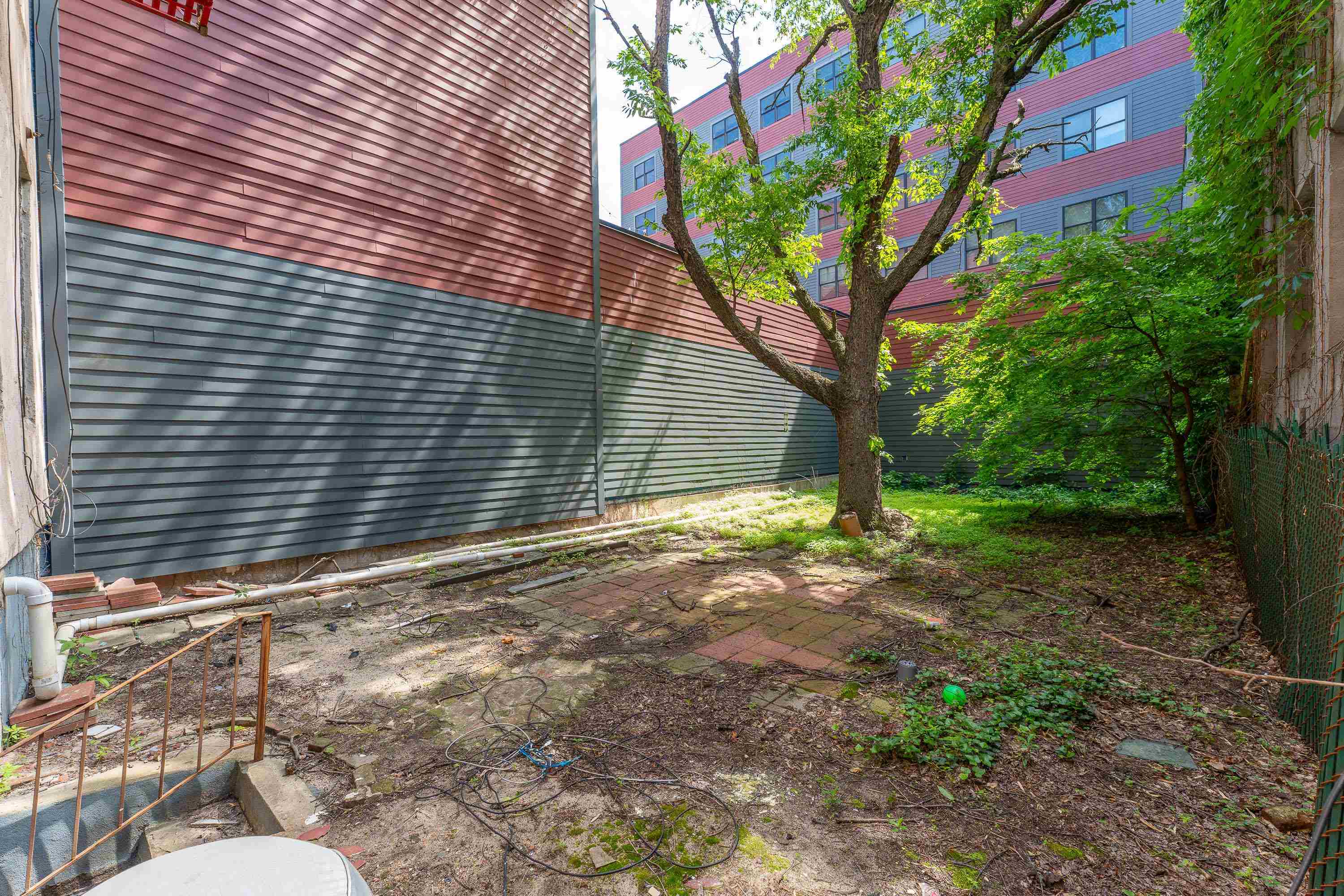 main property photo 32