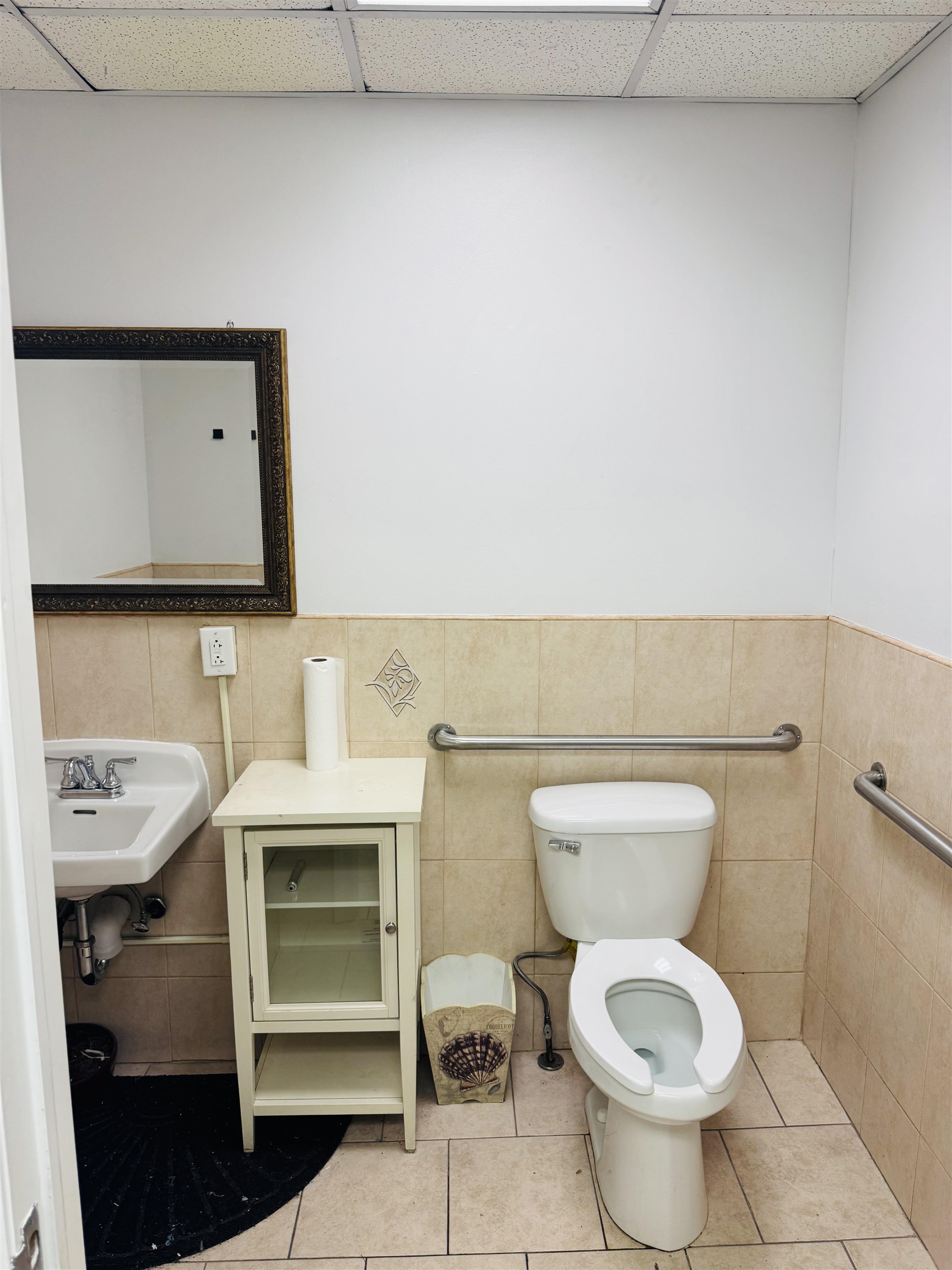 main property photo 12