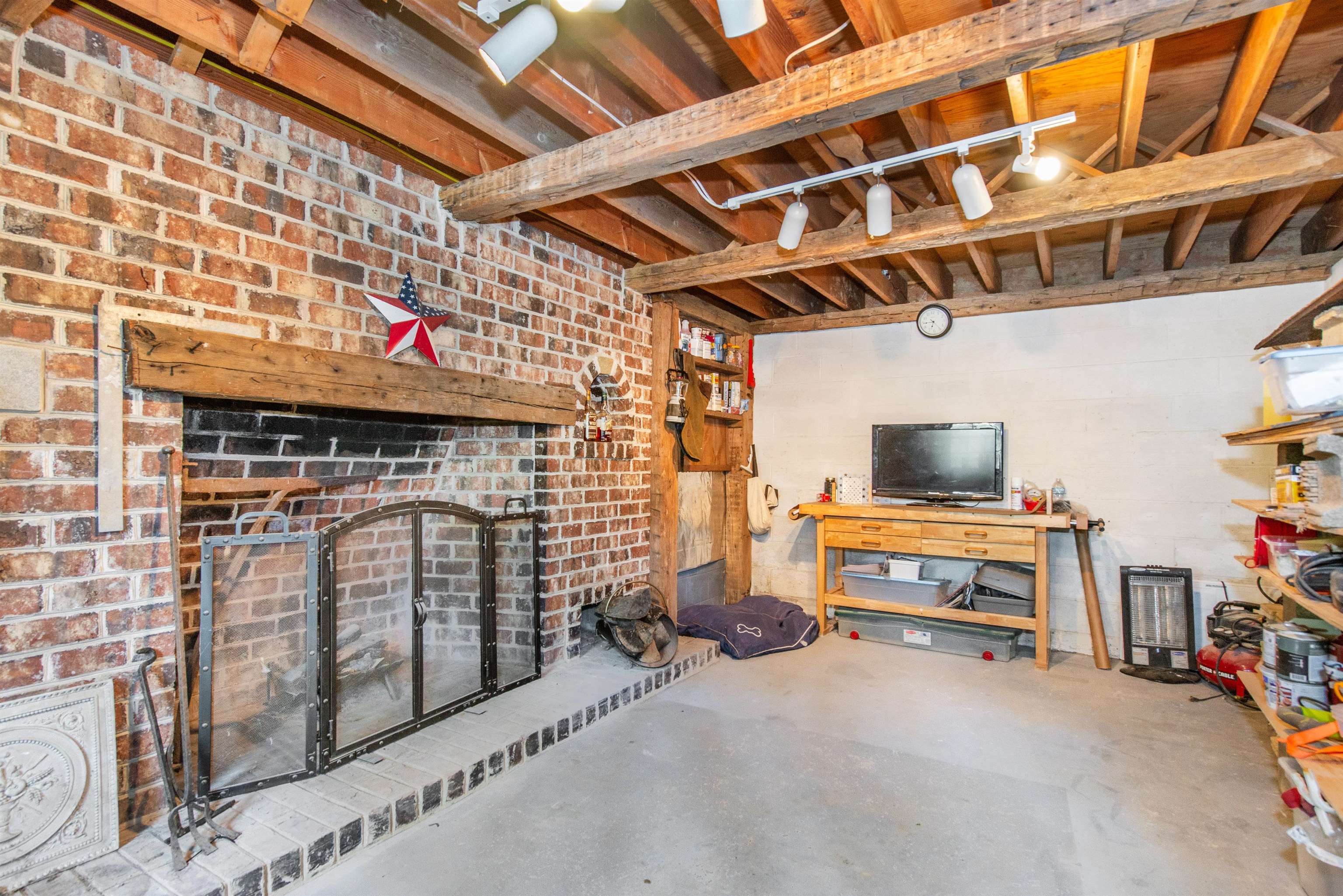 main property photo 41