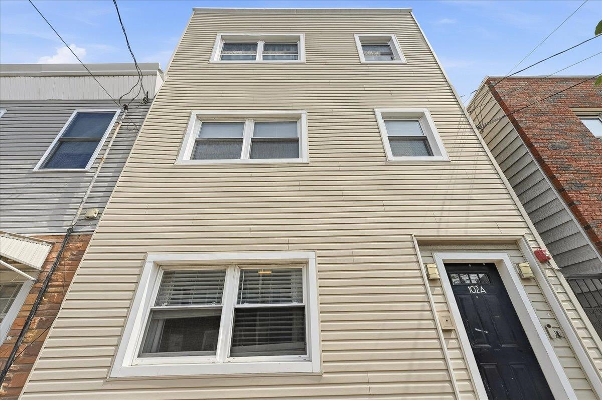 main property photo 15