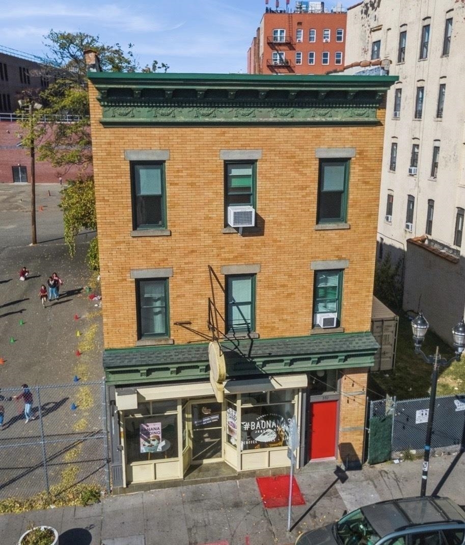 main property photo 8