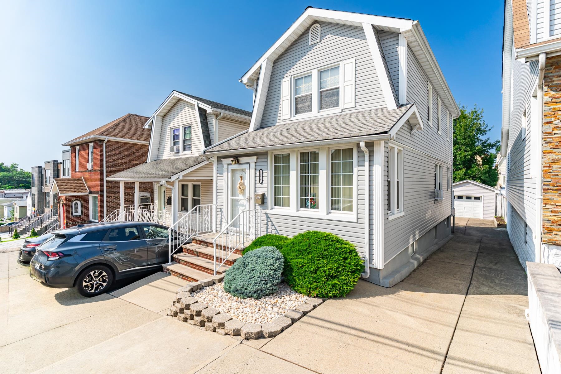main property photo 22