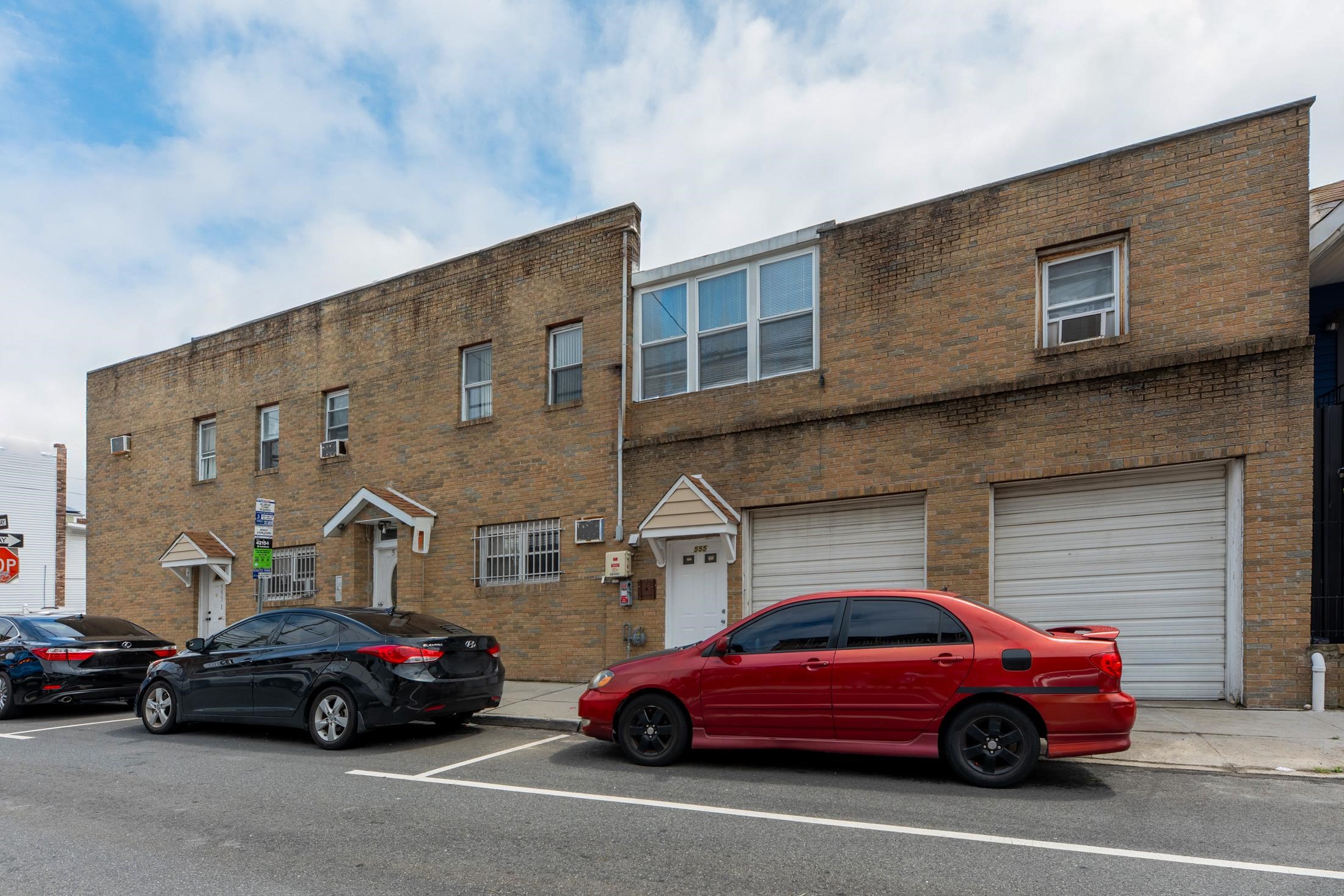 main property photo 28