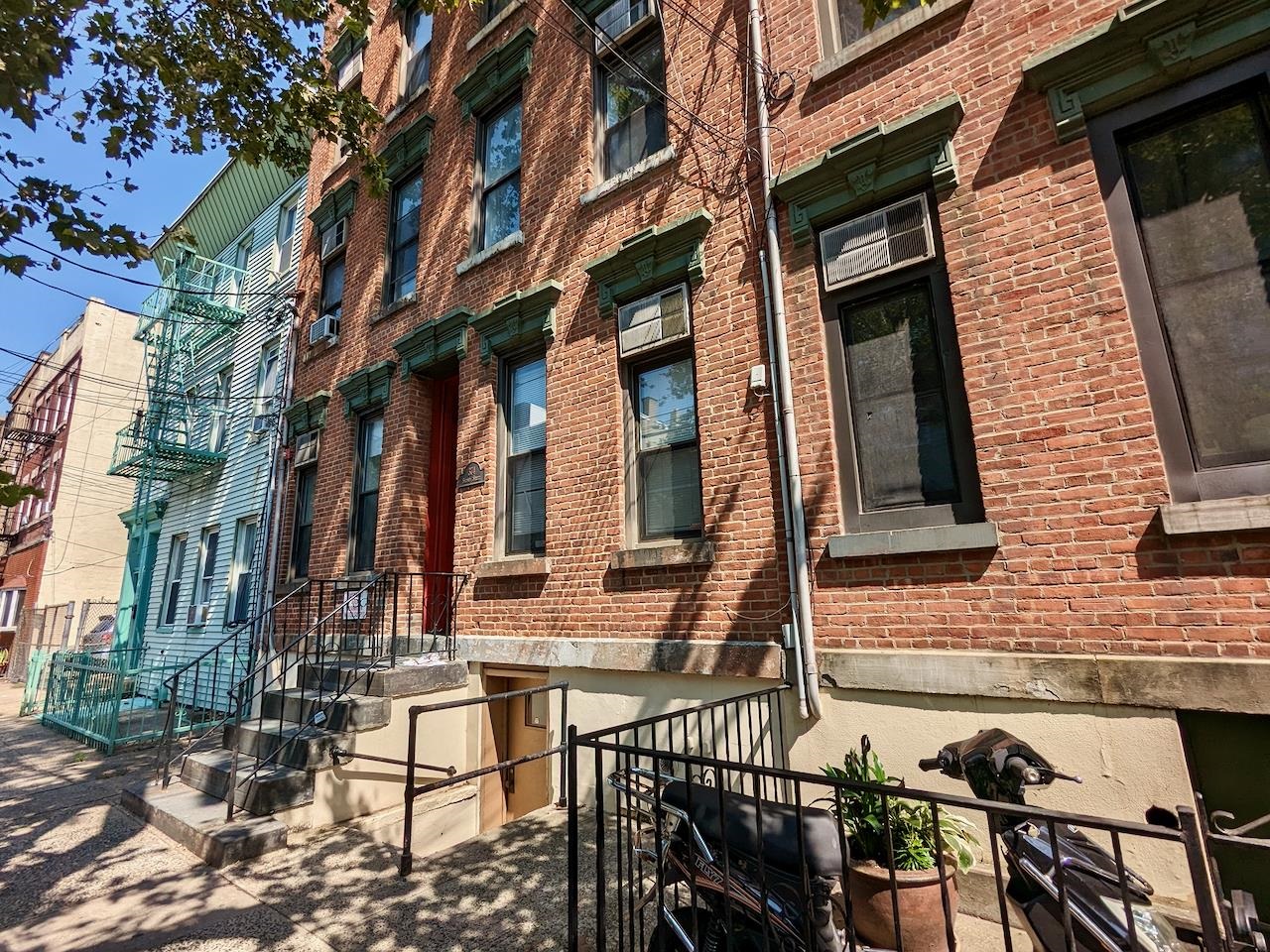 main property photo 9