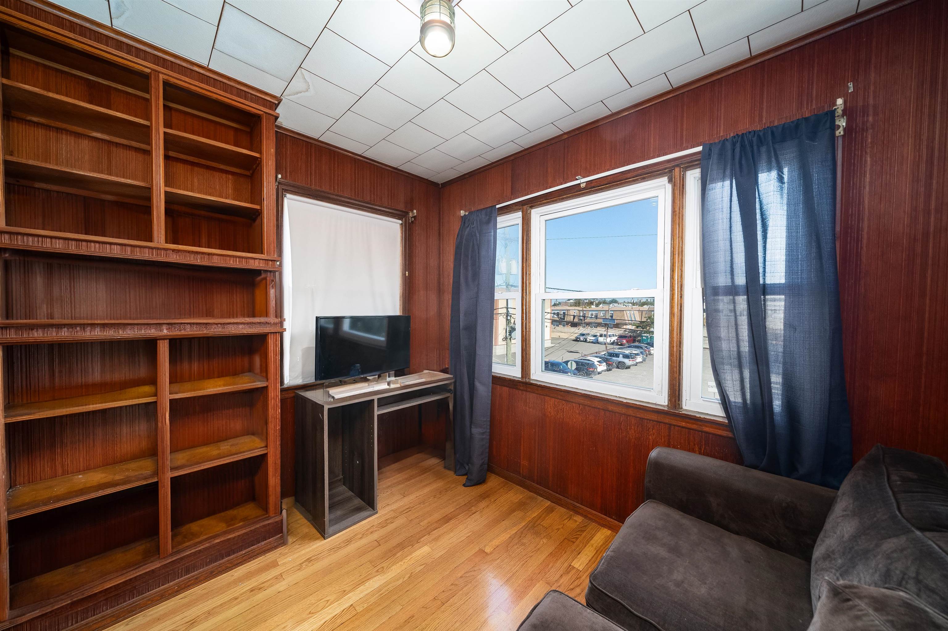 main property photo 7