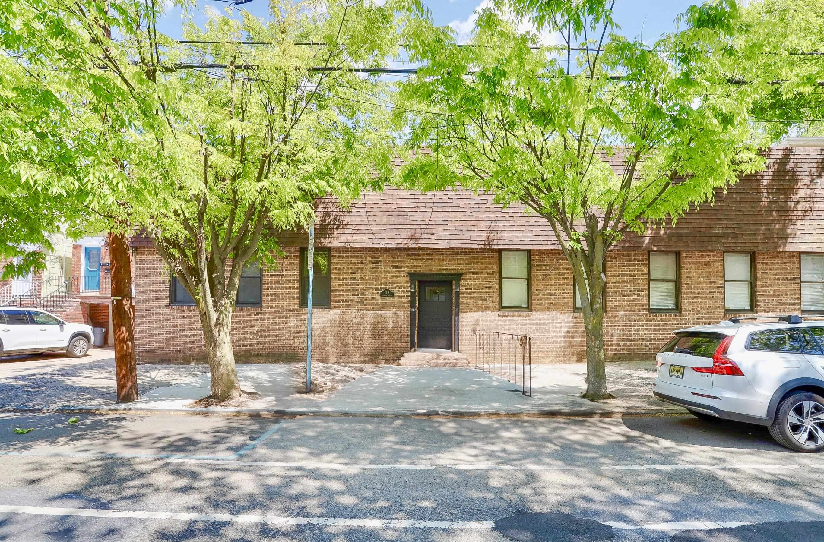 main property photo 18