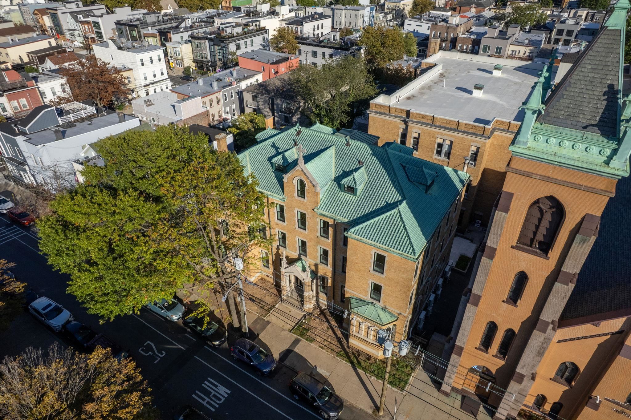 main property photo 17