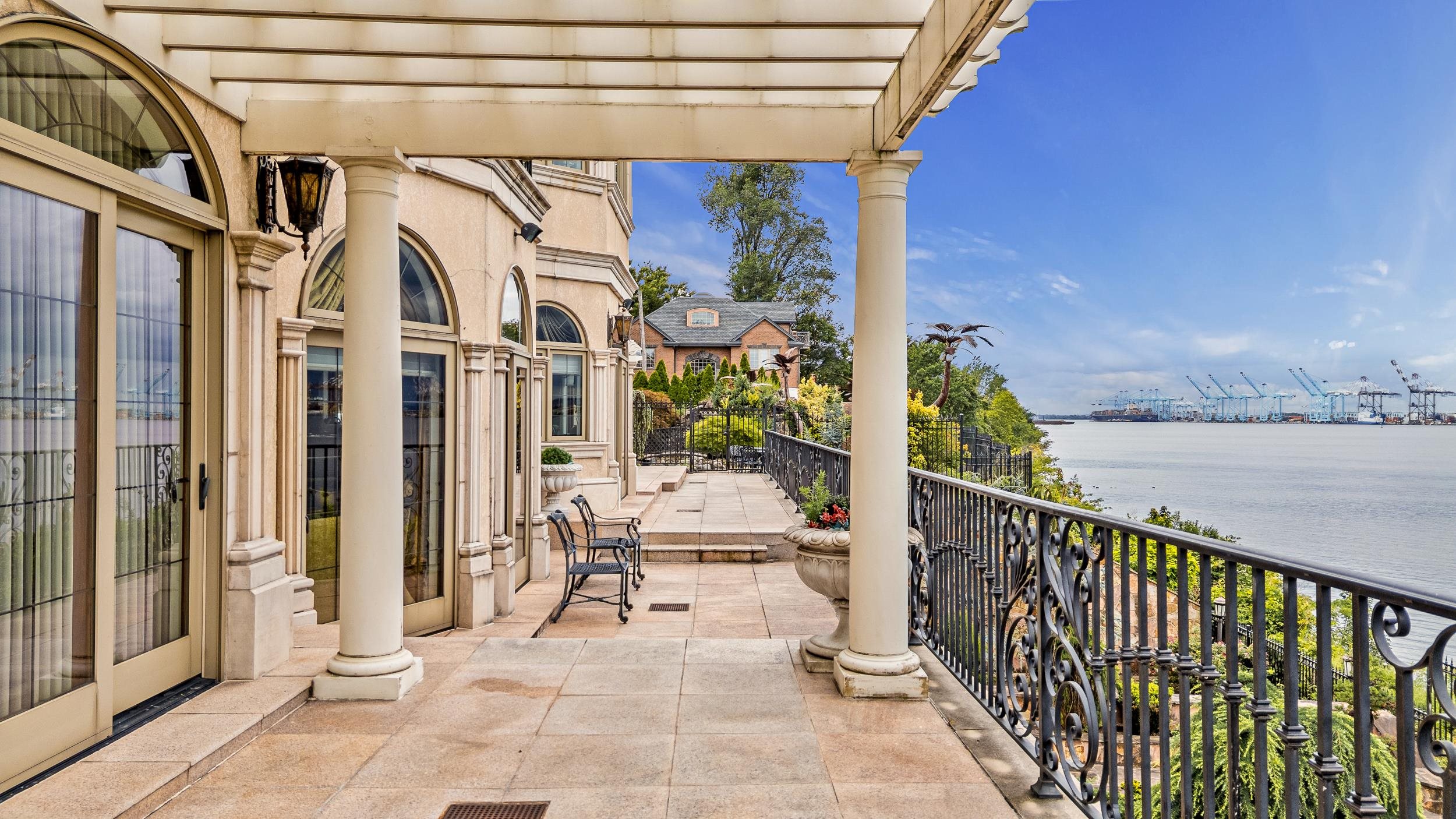 main property photo 40
