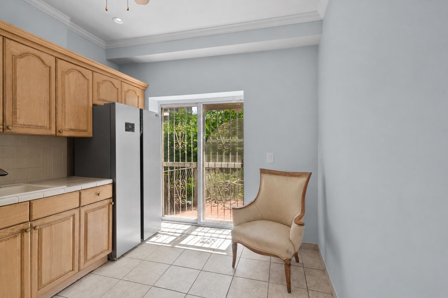 main property photo 6