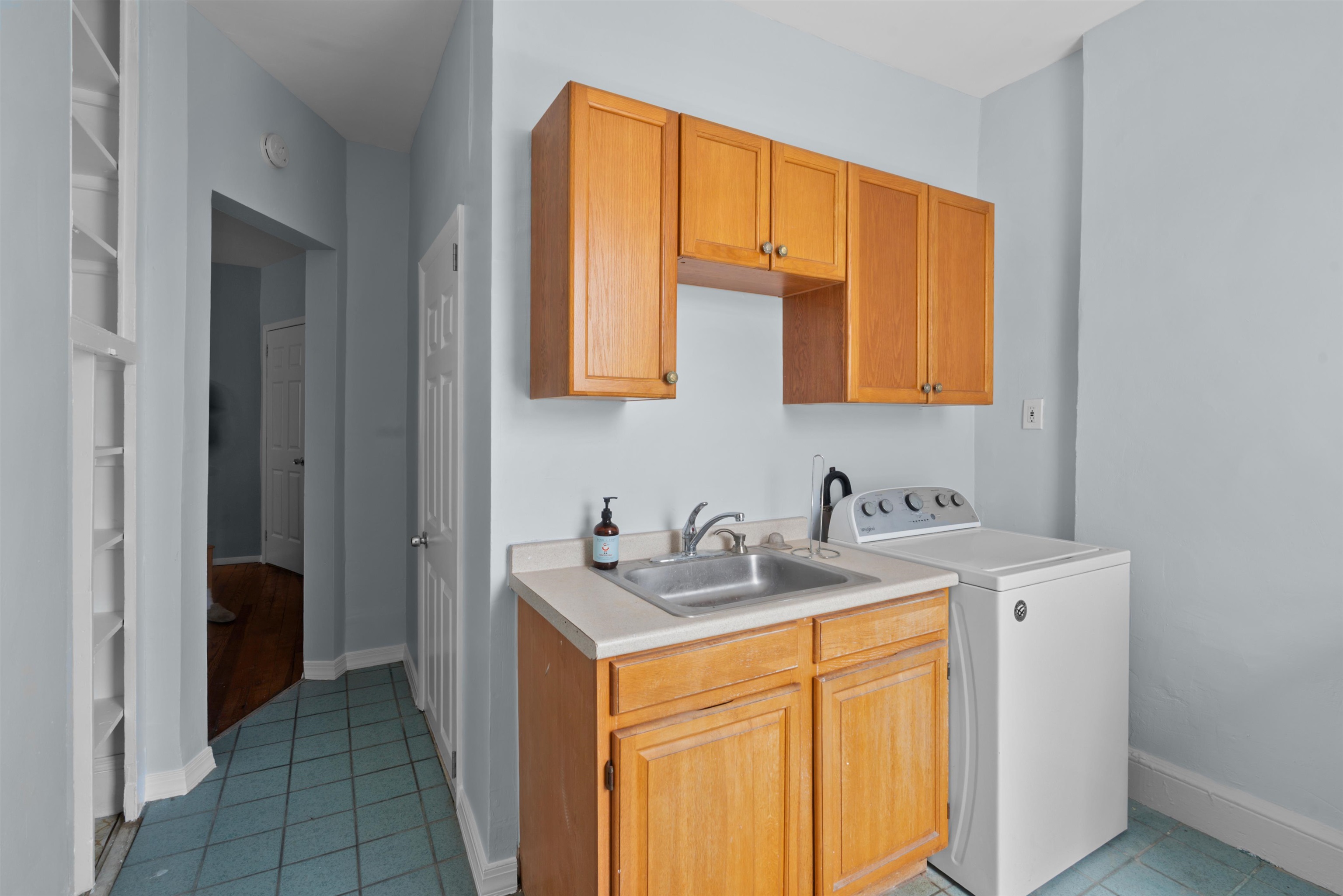 main property photo 9