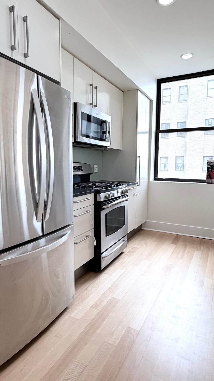 property viewer photo 3