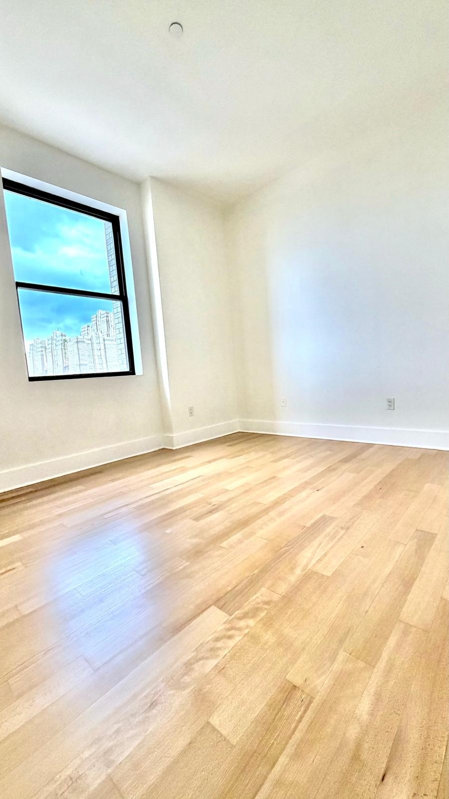 property viewer photo 9