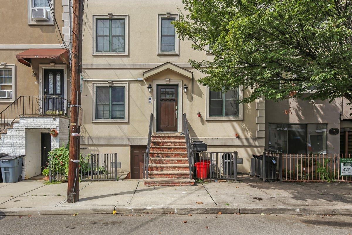 main property photo 25