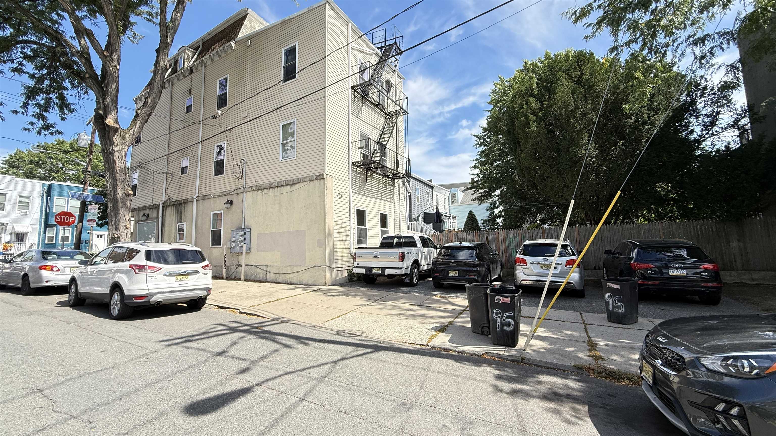 main property photo 16