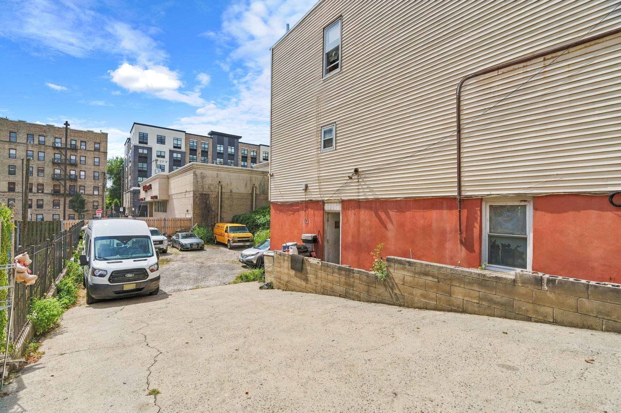 main property photo 22