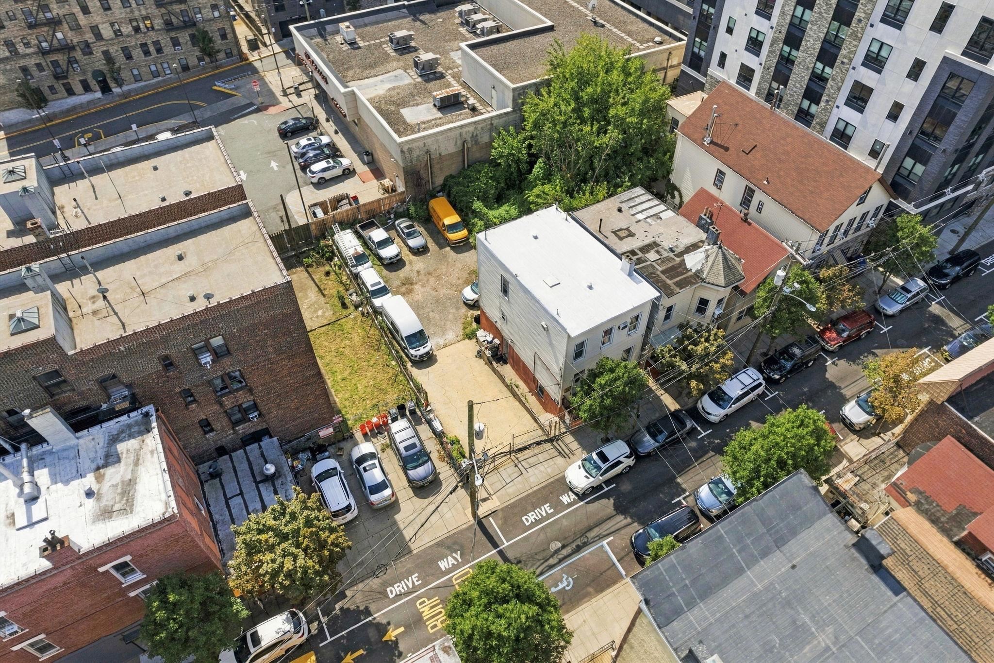 main property photo 27