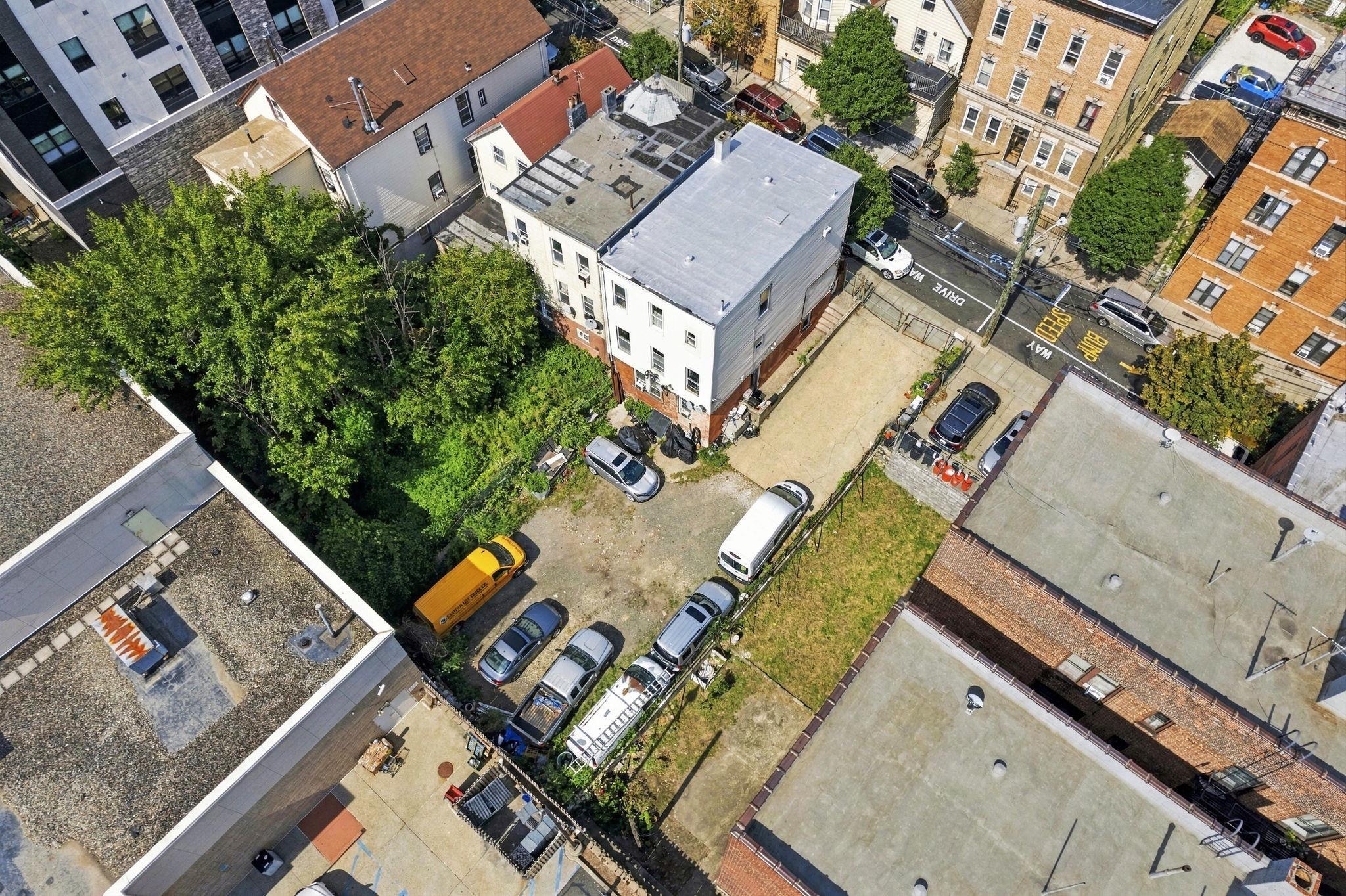 main property photo 29