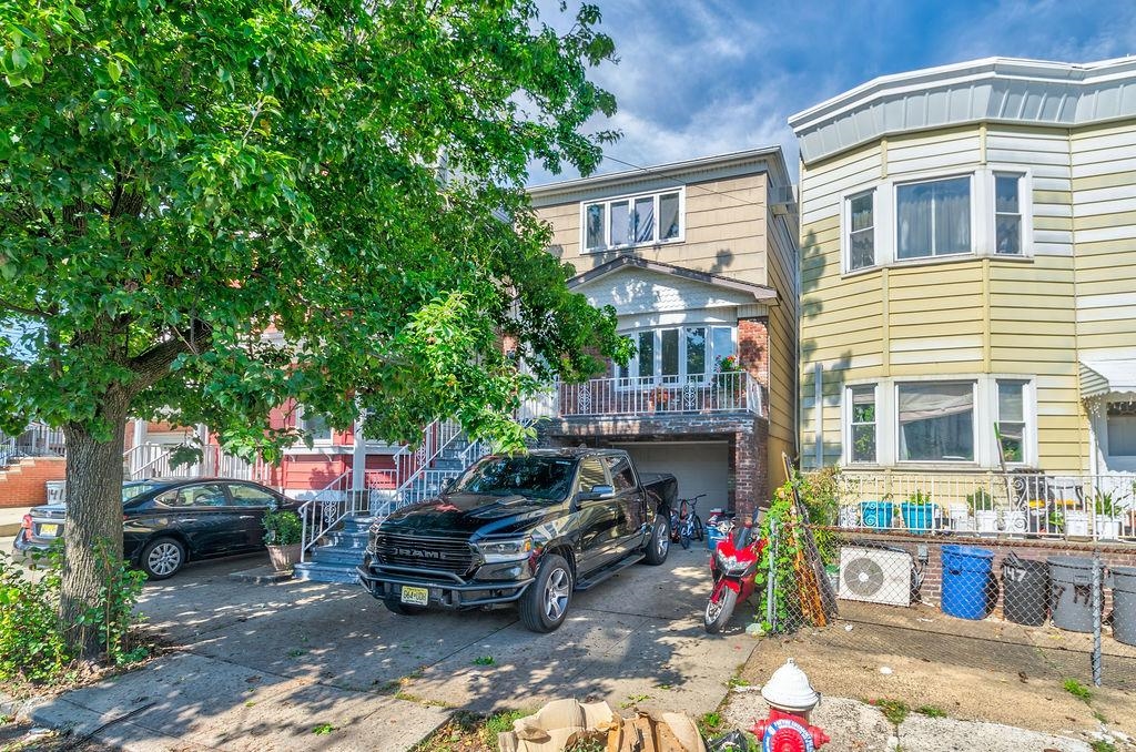 main property photo 13
