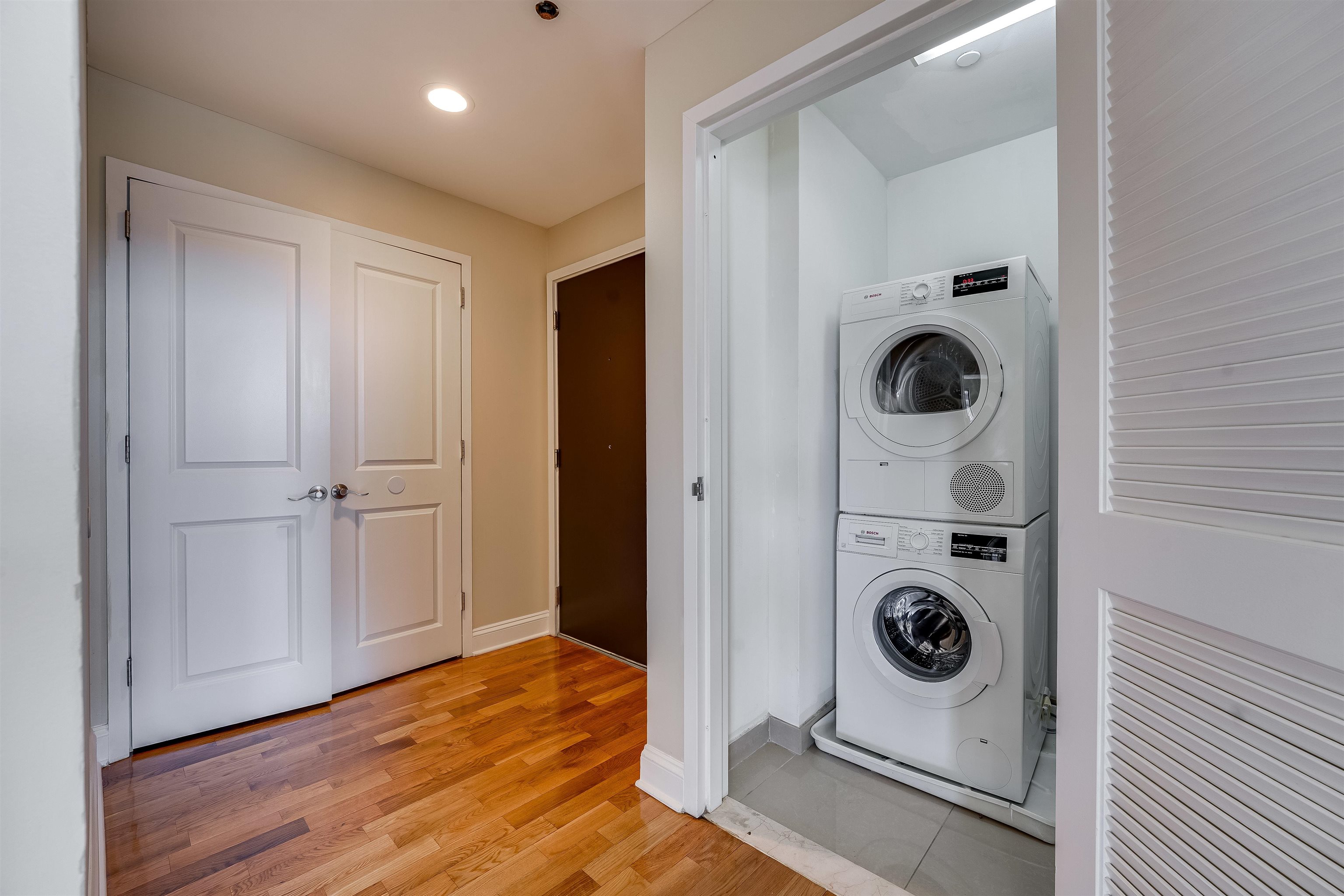 property viewer photo 16