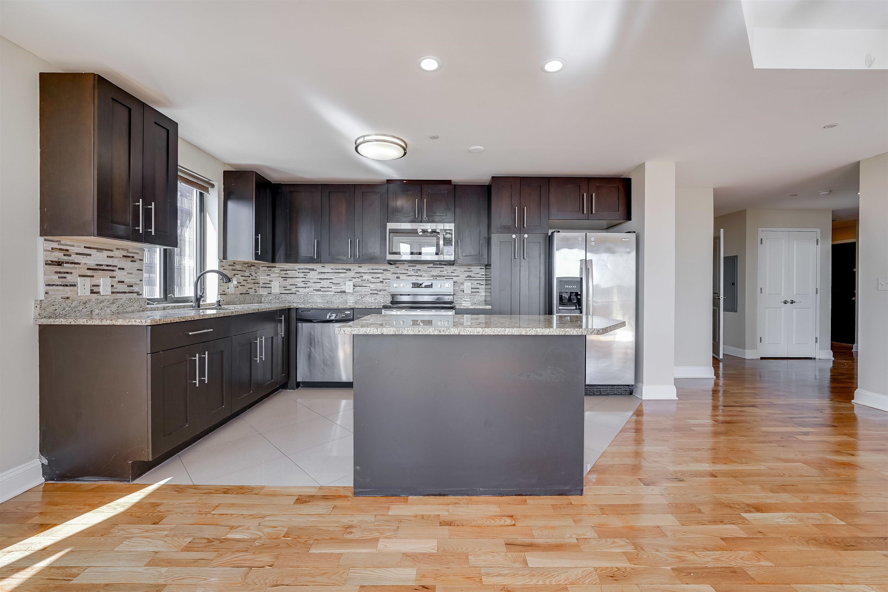 property viewer photo 2