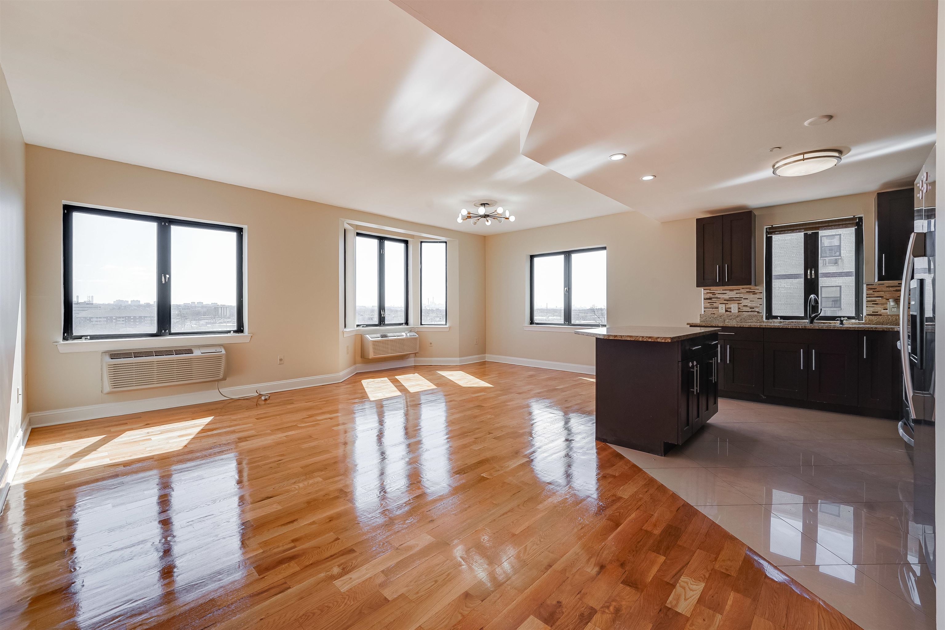 property viewer photo 3