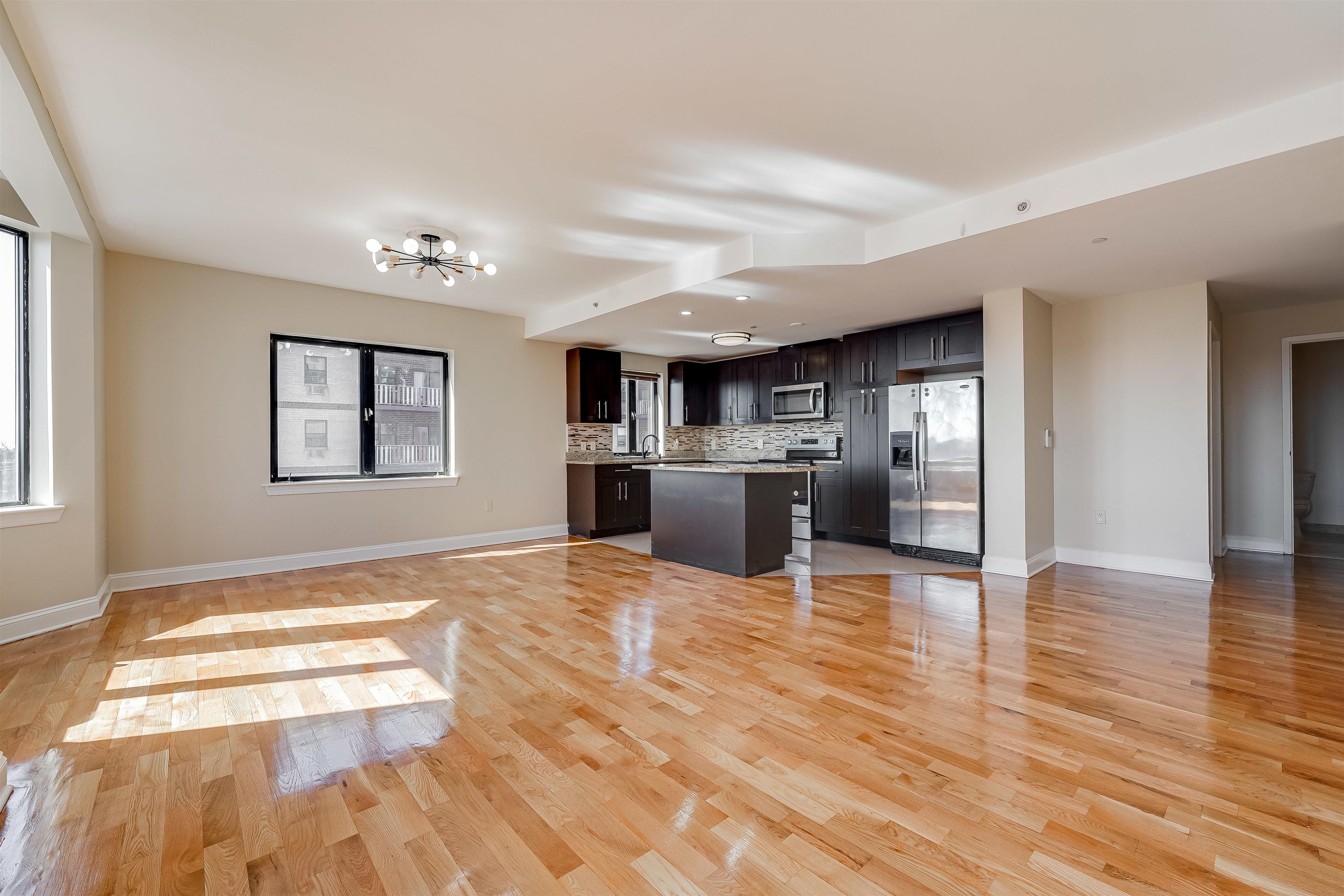 property viewer photo 4