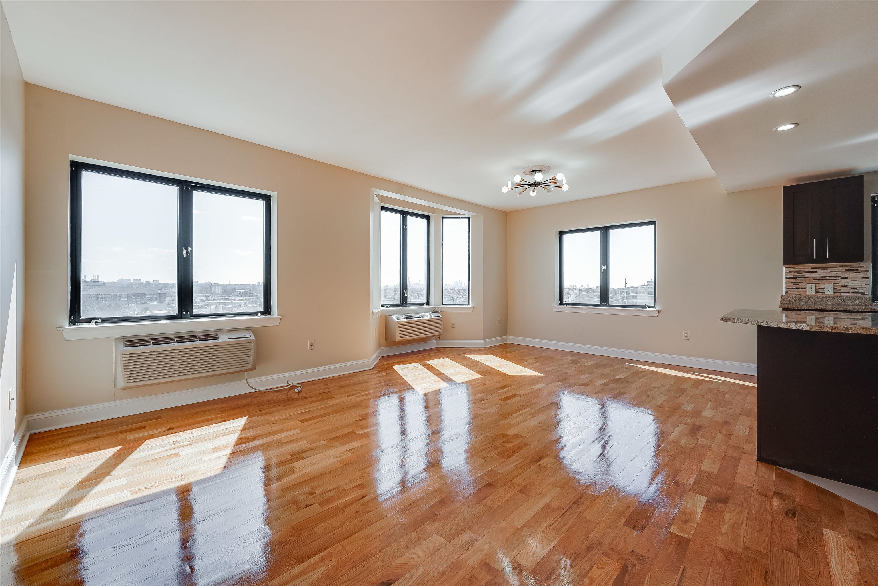 property viewer photo 5