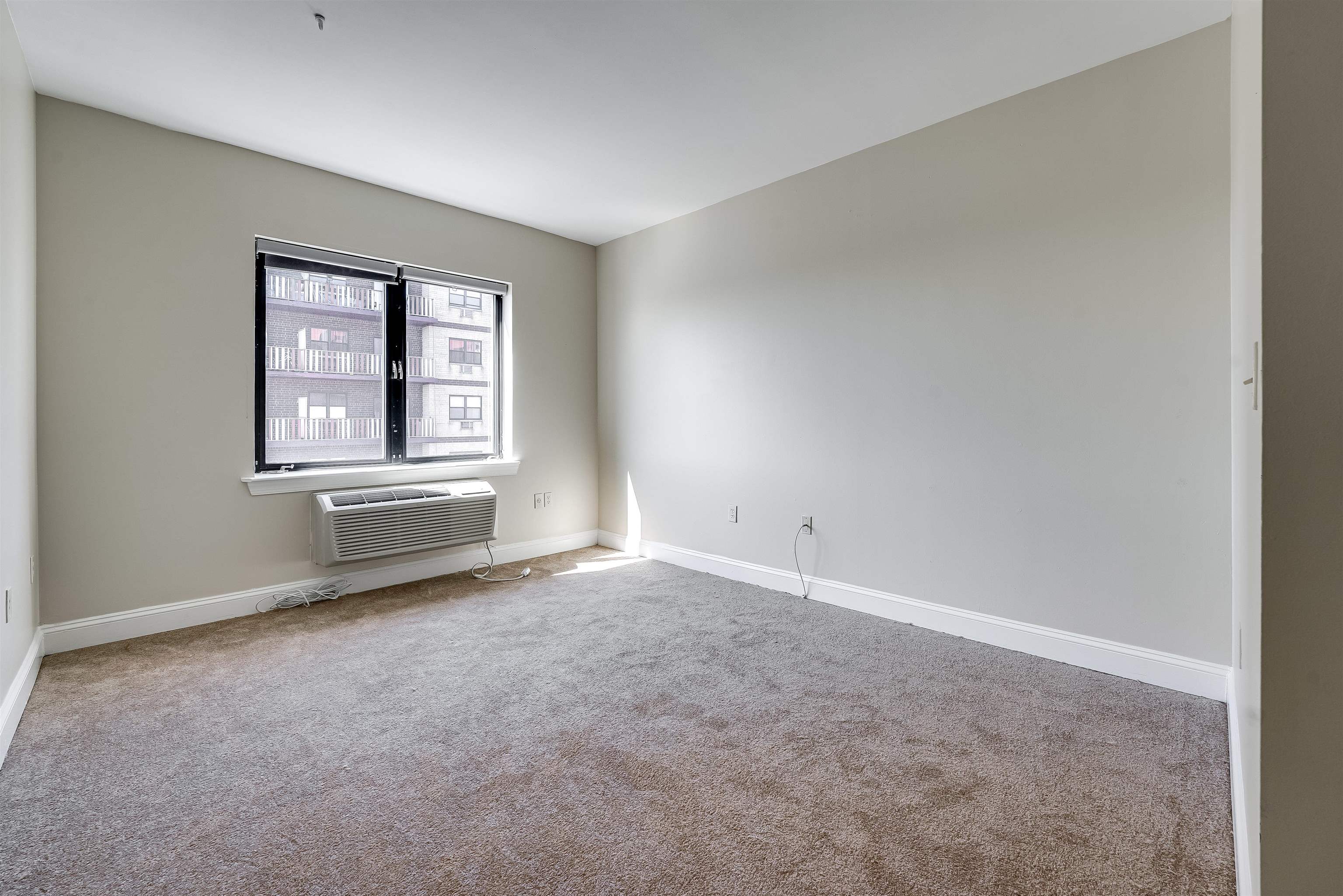 property viewer photo 7