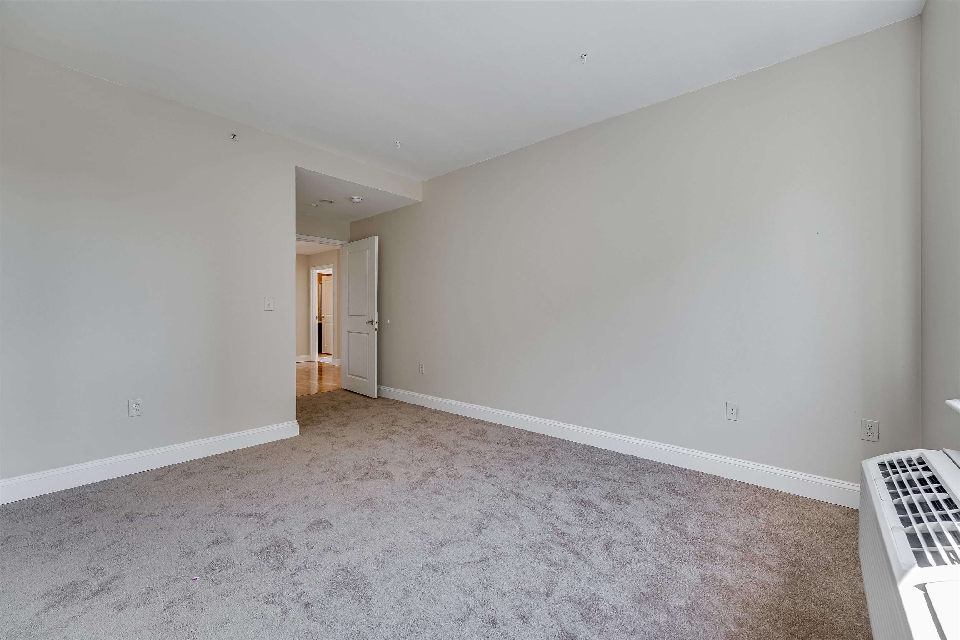 property viewer photo 9