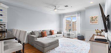 image of property with 1 Bed | 1 Bath | 706 Sqft