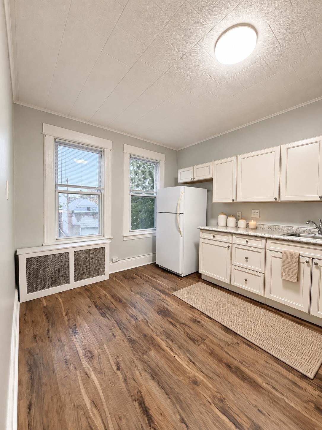property viewer photo 3