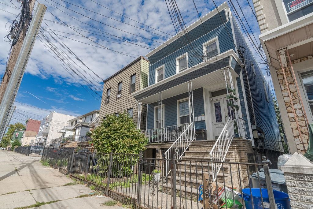 main property photo 27