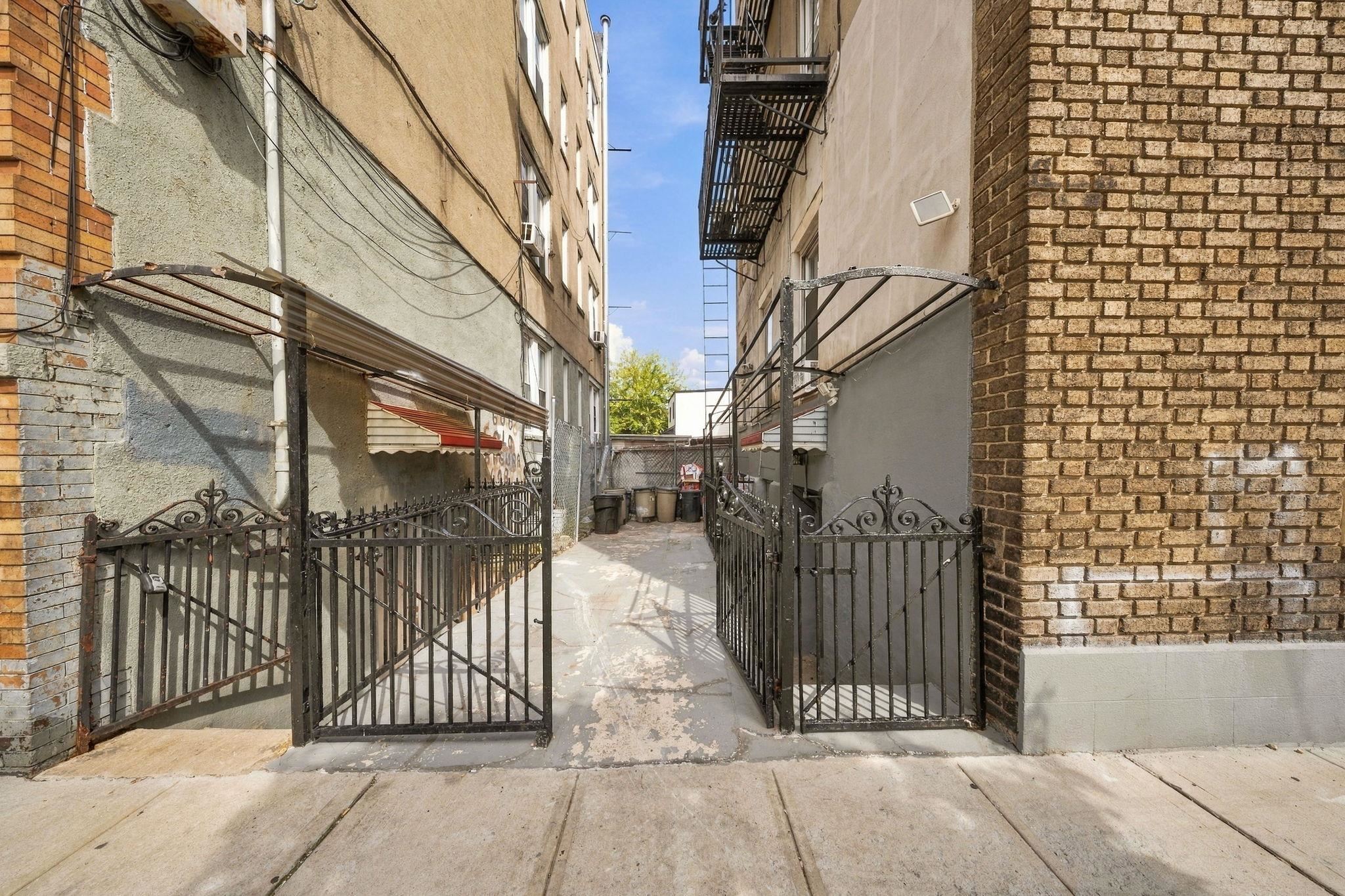 main property photo 38