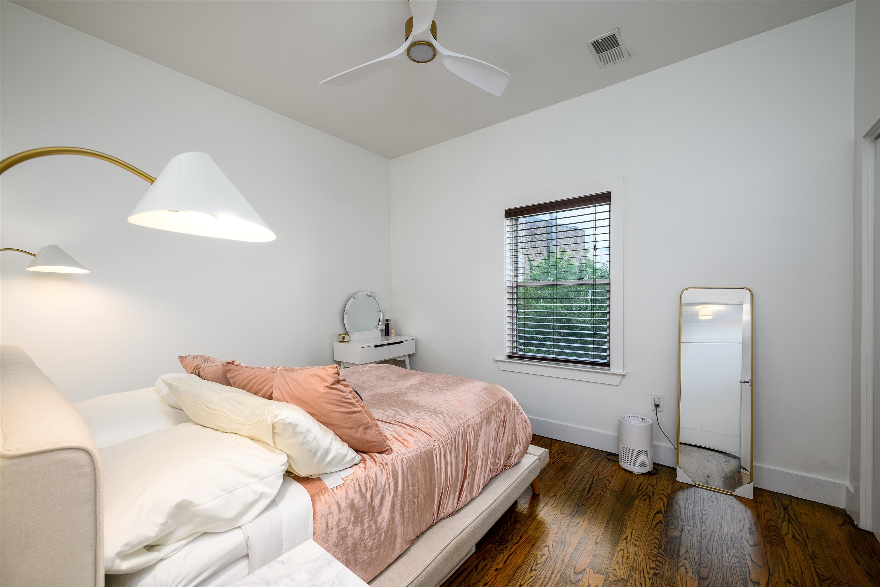 property viewer photo 8