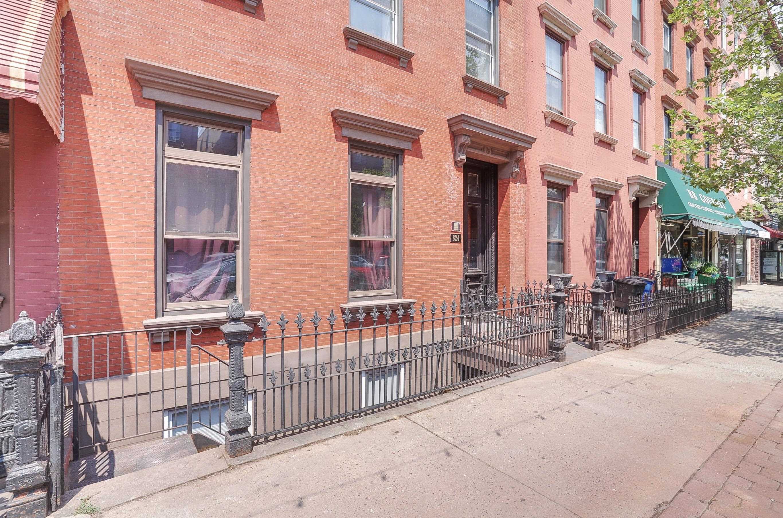 main property photo 17