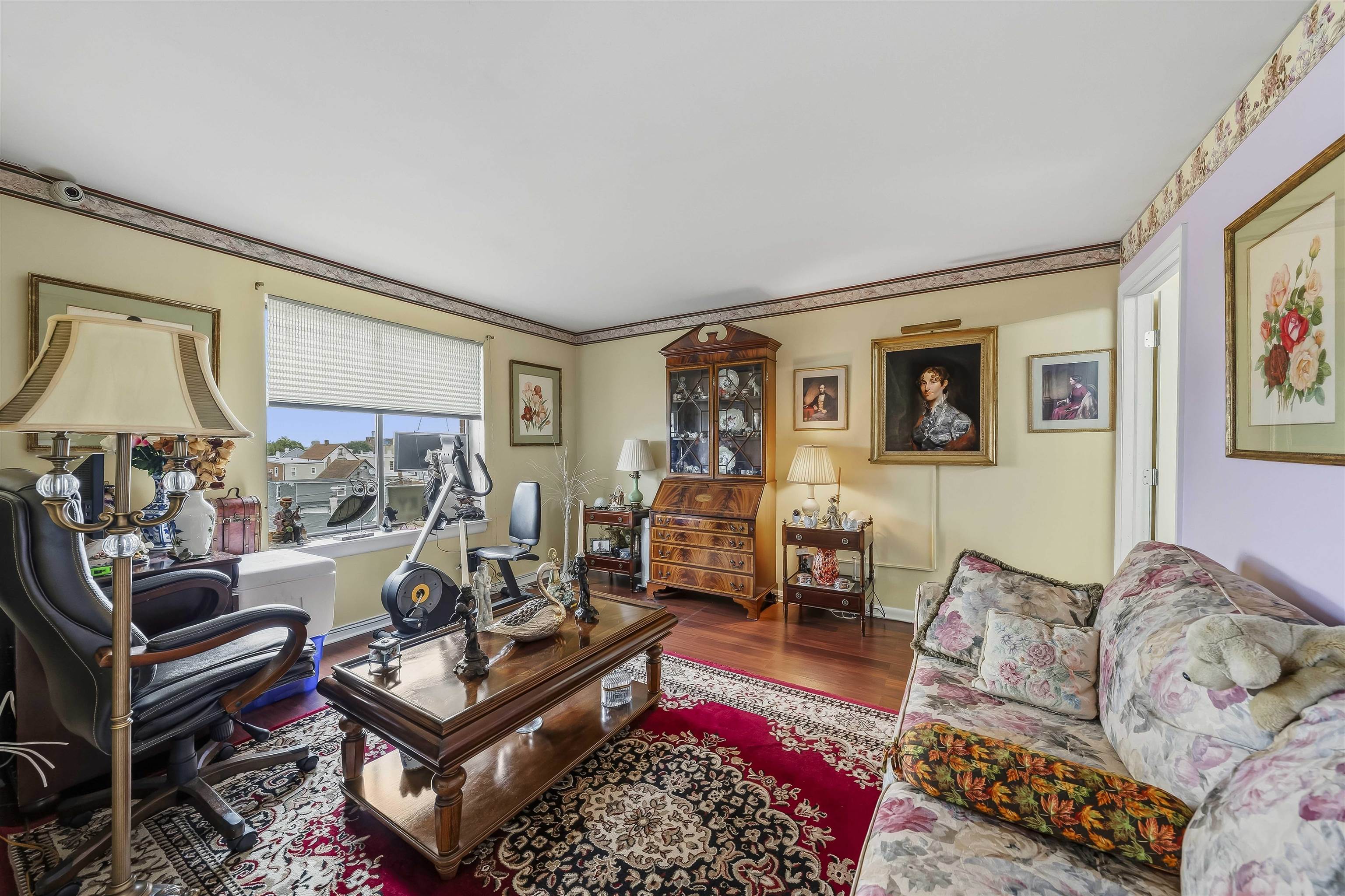 main property photo 9