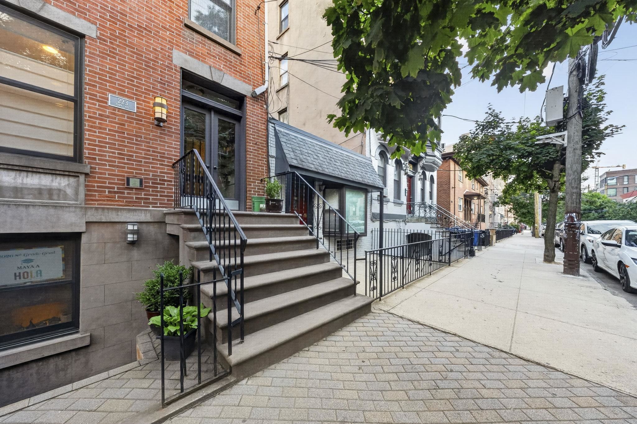 main property photo 33