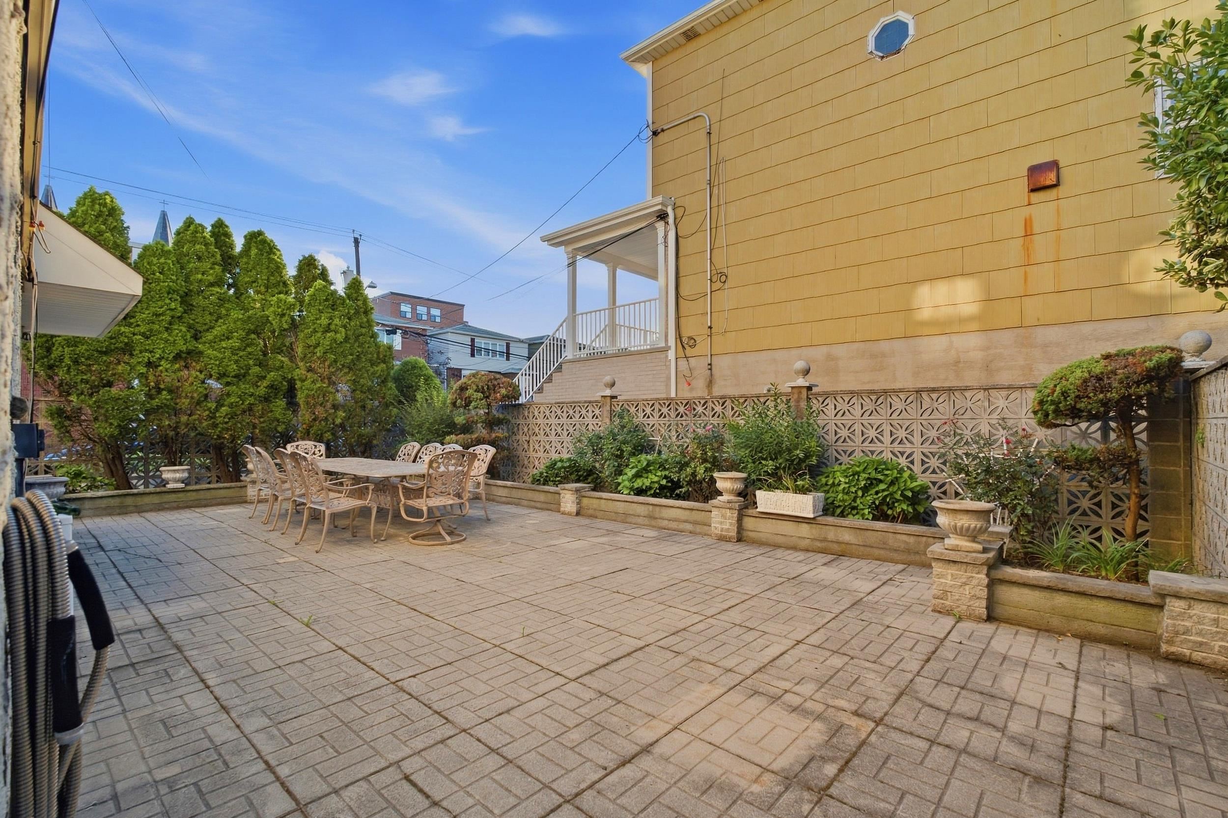 main property photo 35