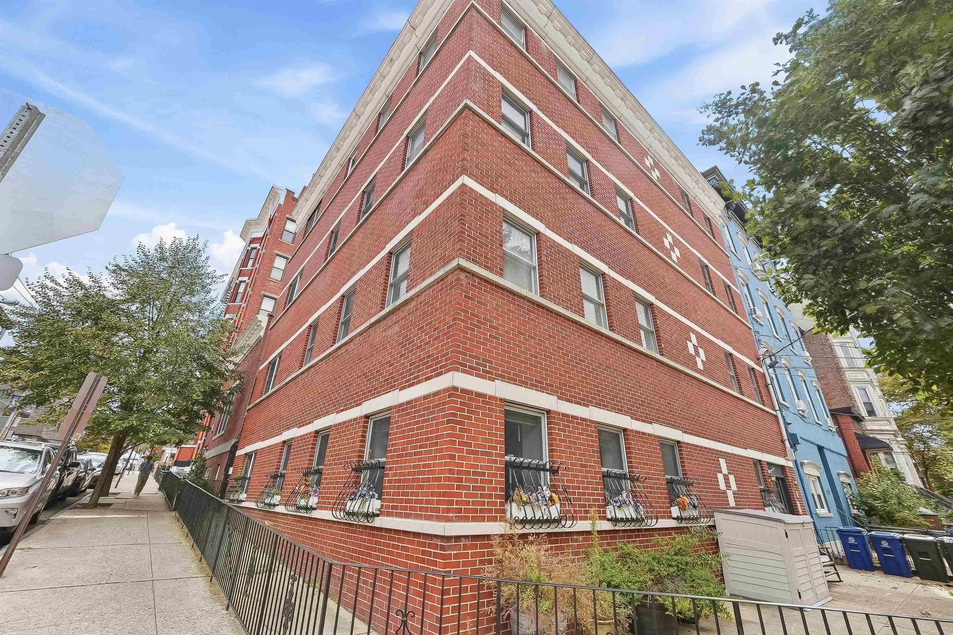 main property photo 21
