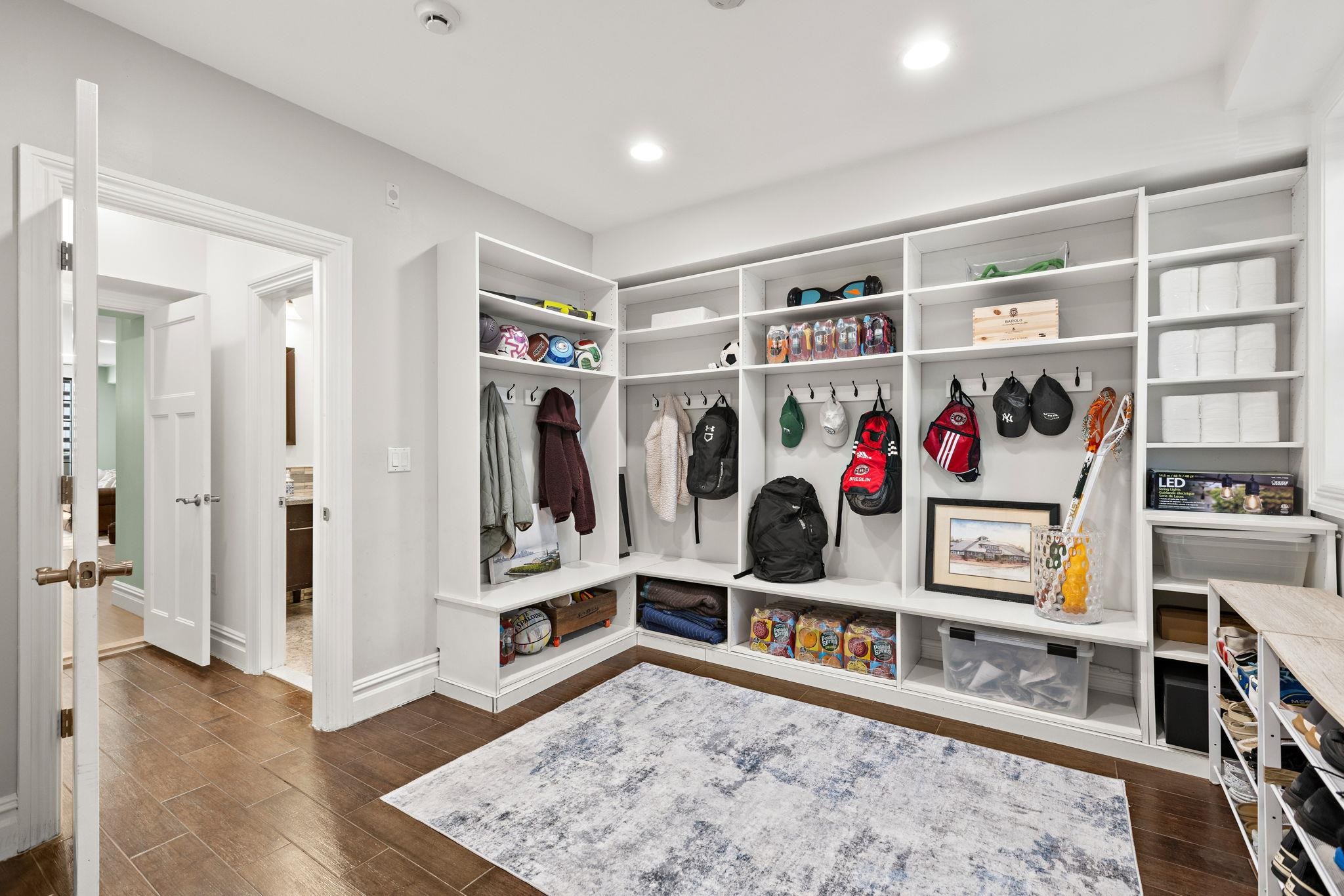main property photo 31