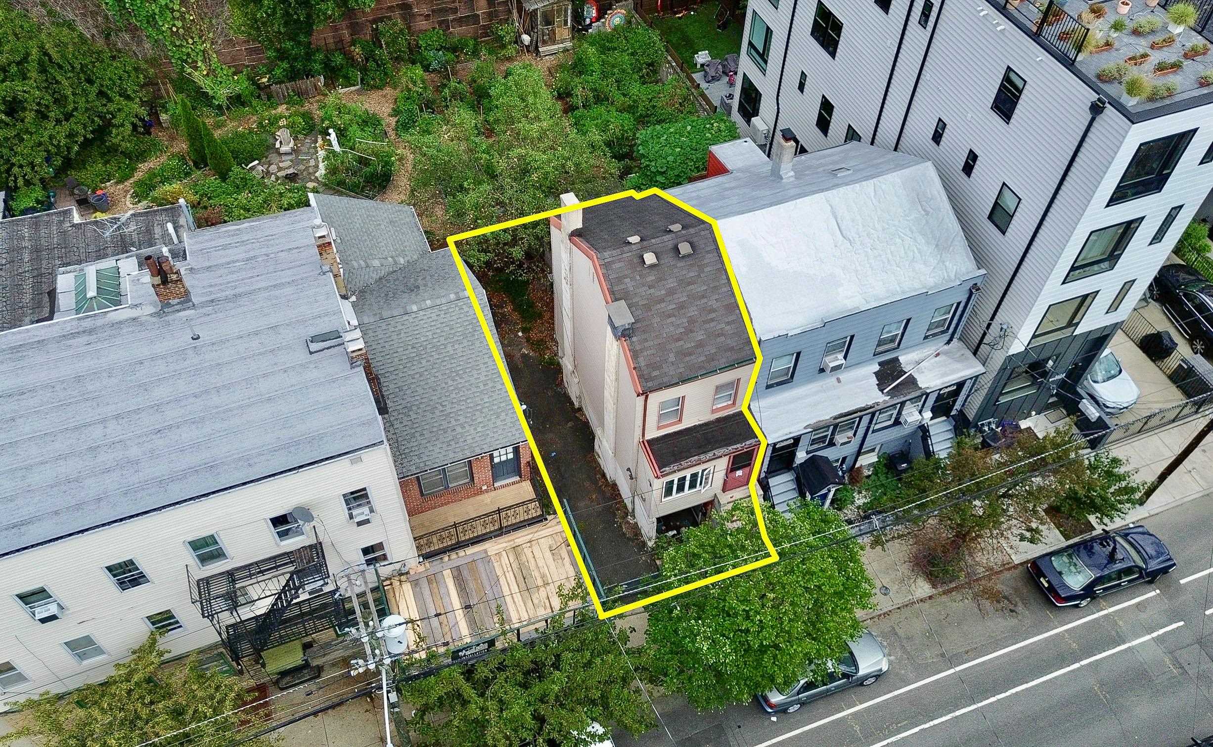 main property photo 32