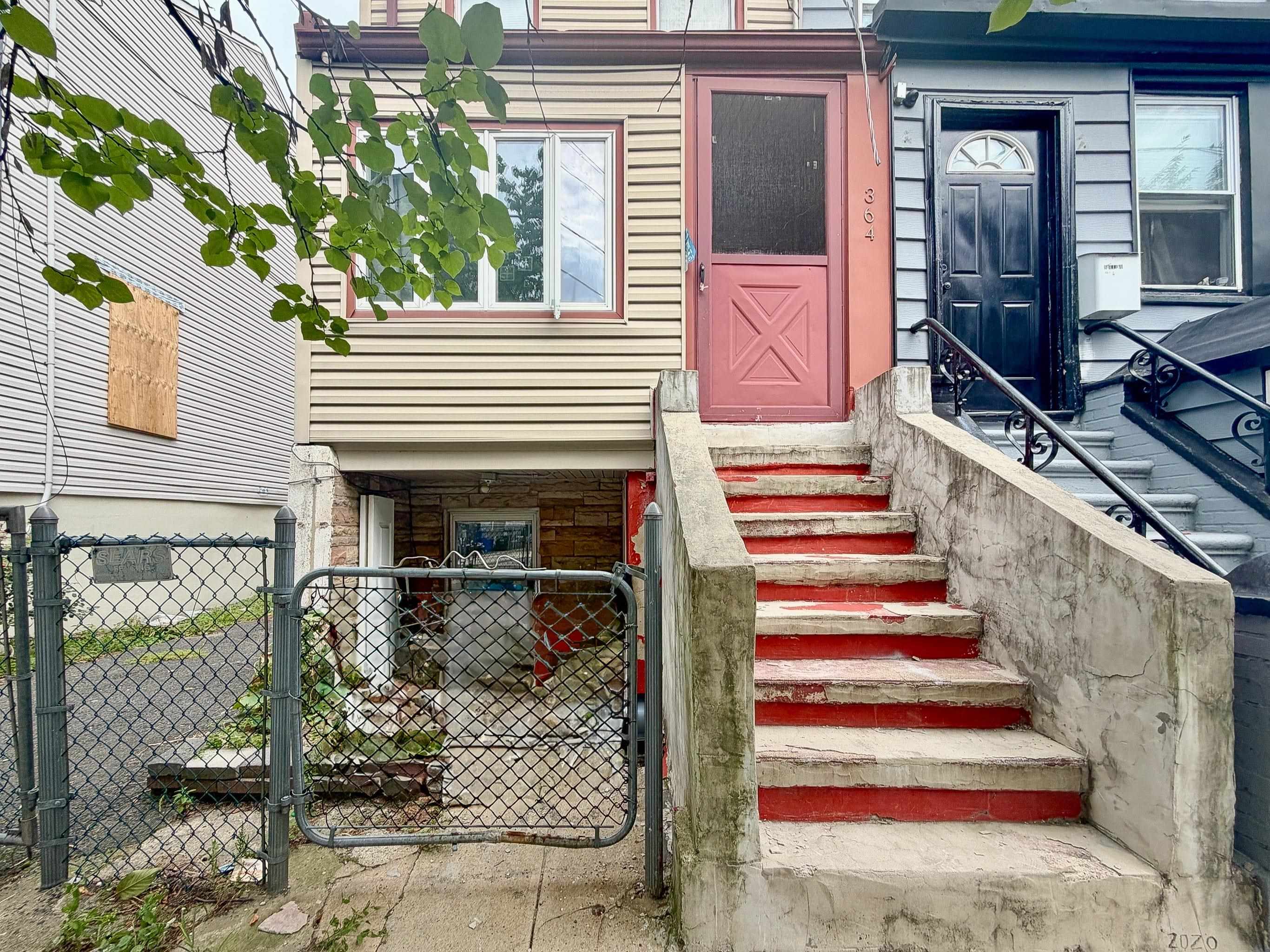 main property photo 34