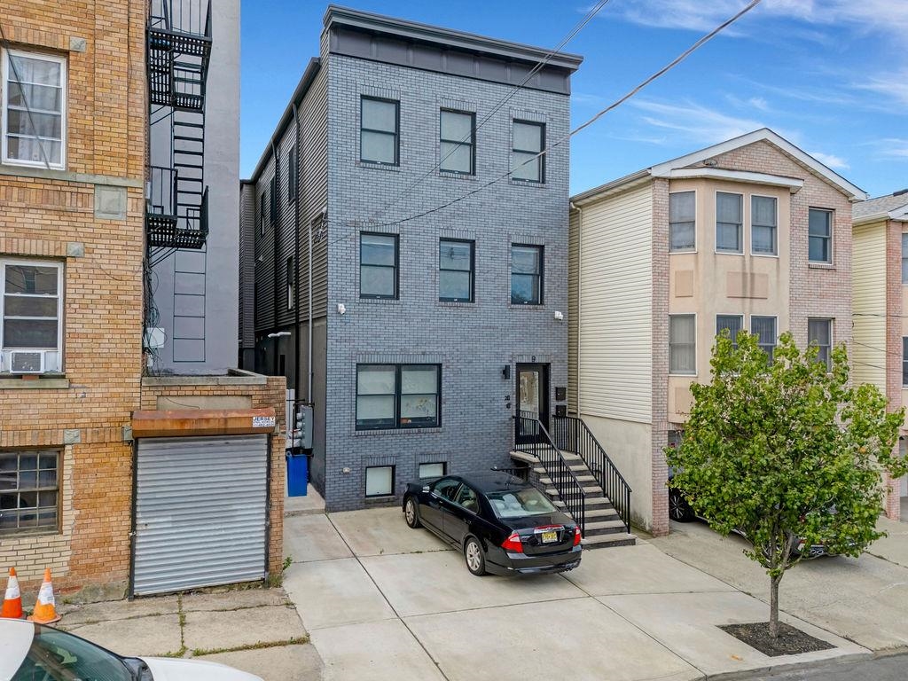 main property photo 34
