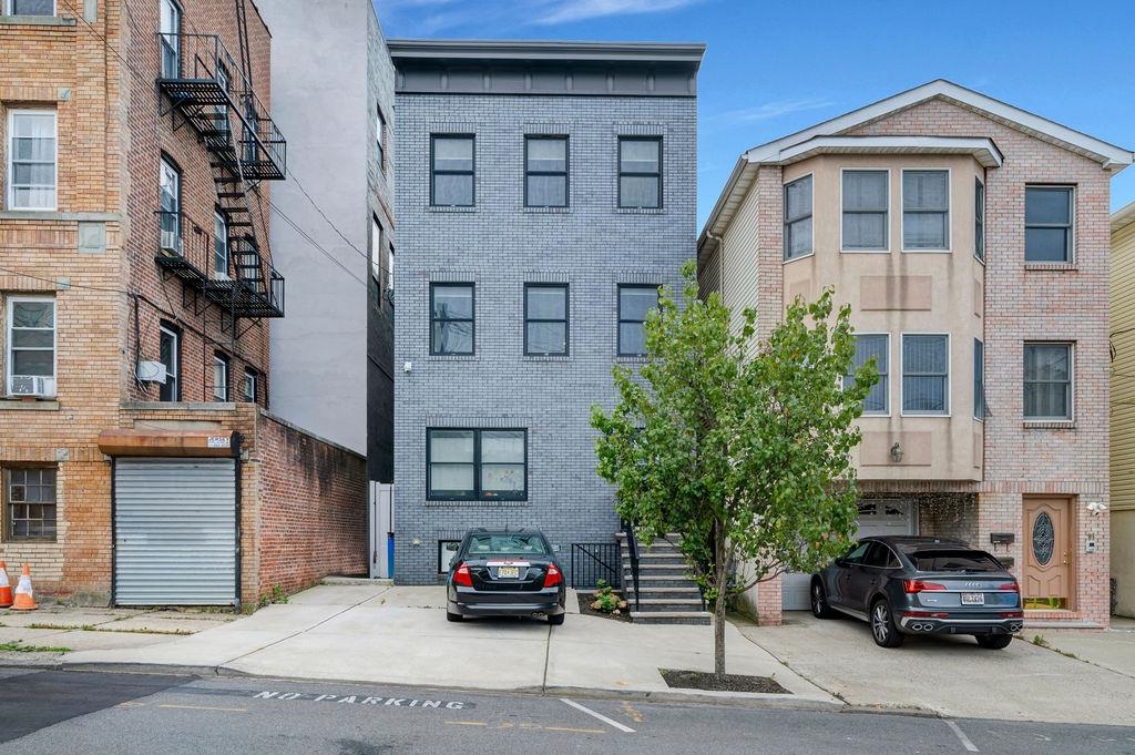 main property photo 35