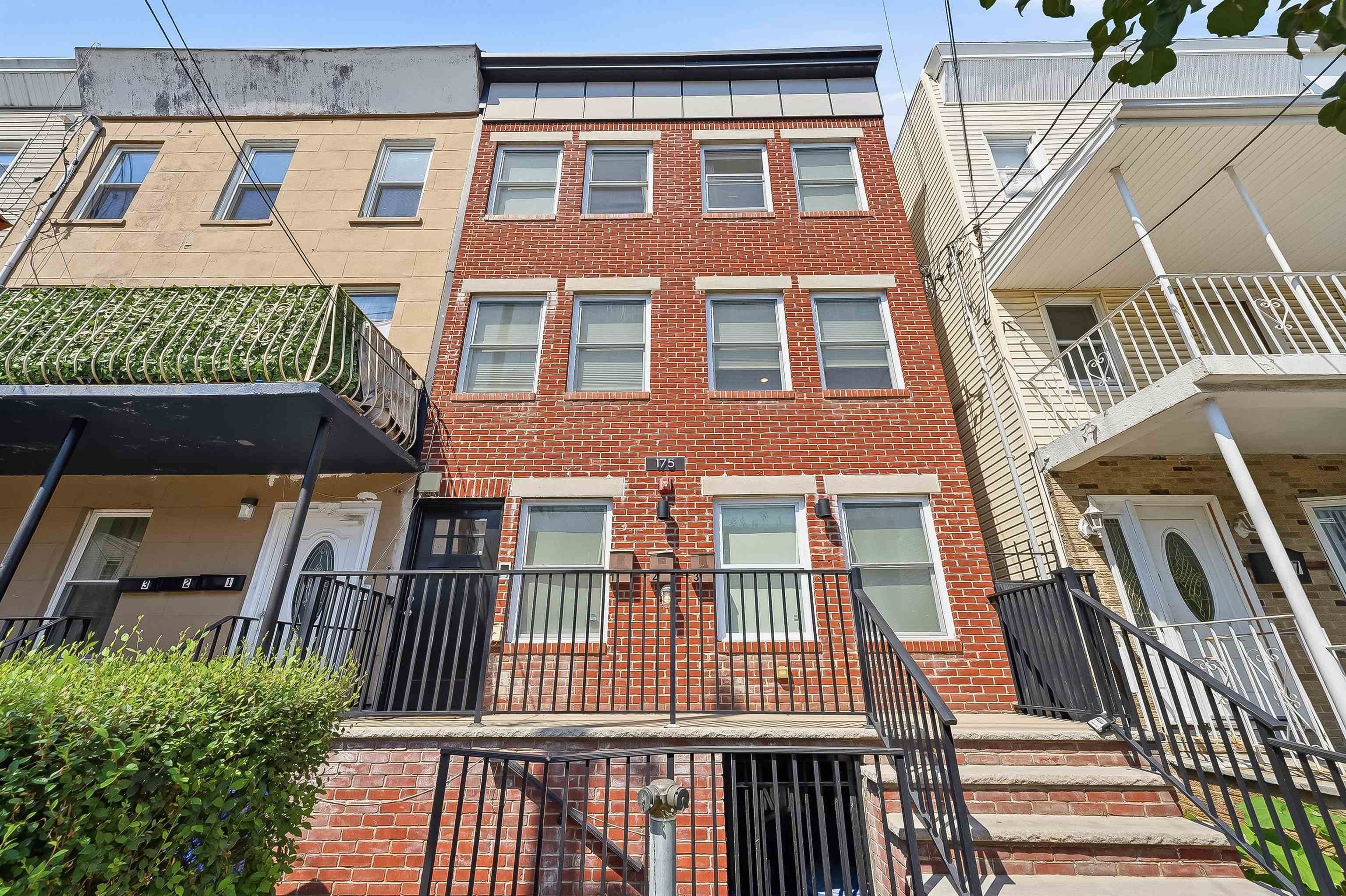 main property photo 34