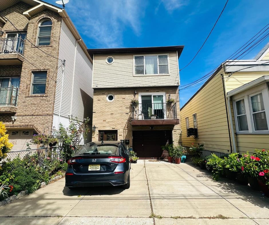 main property photo 11