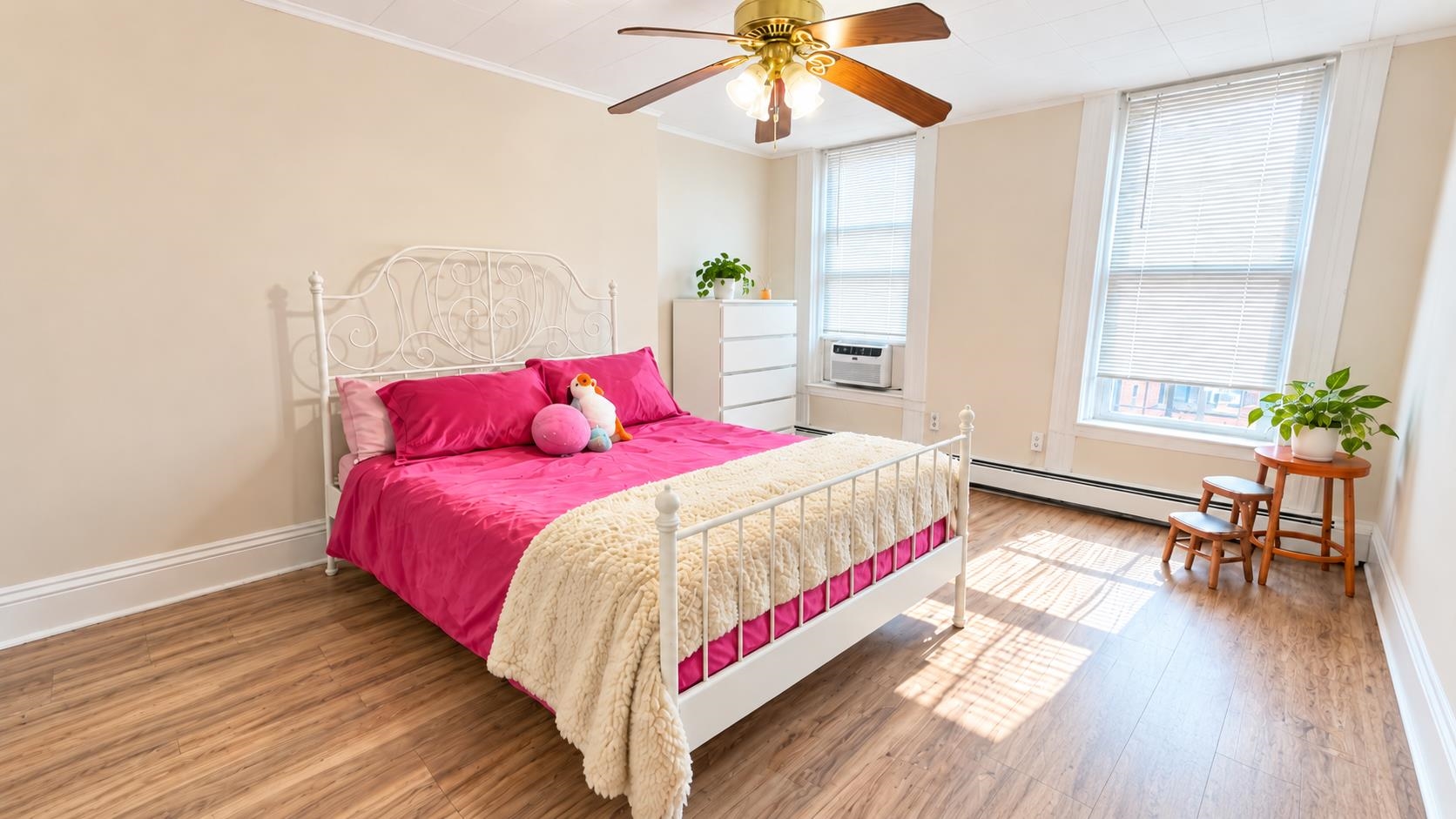 property viewer photo 2
