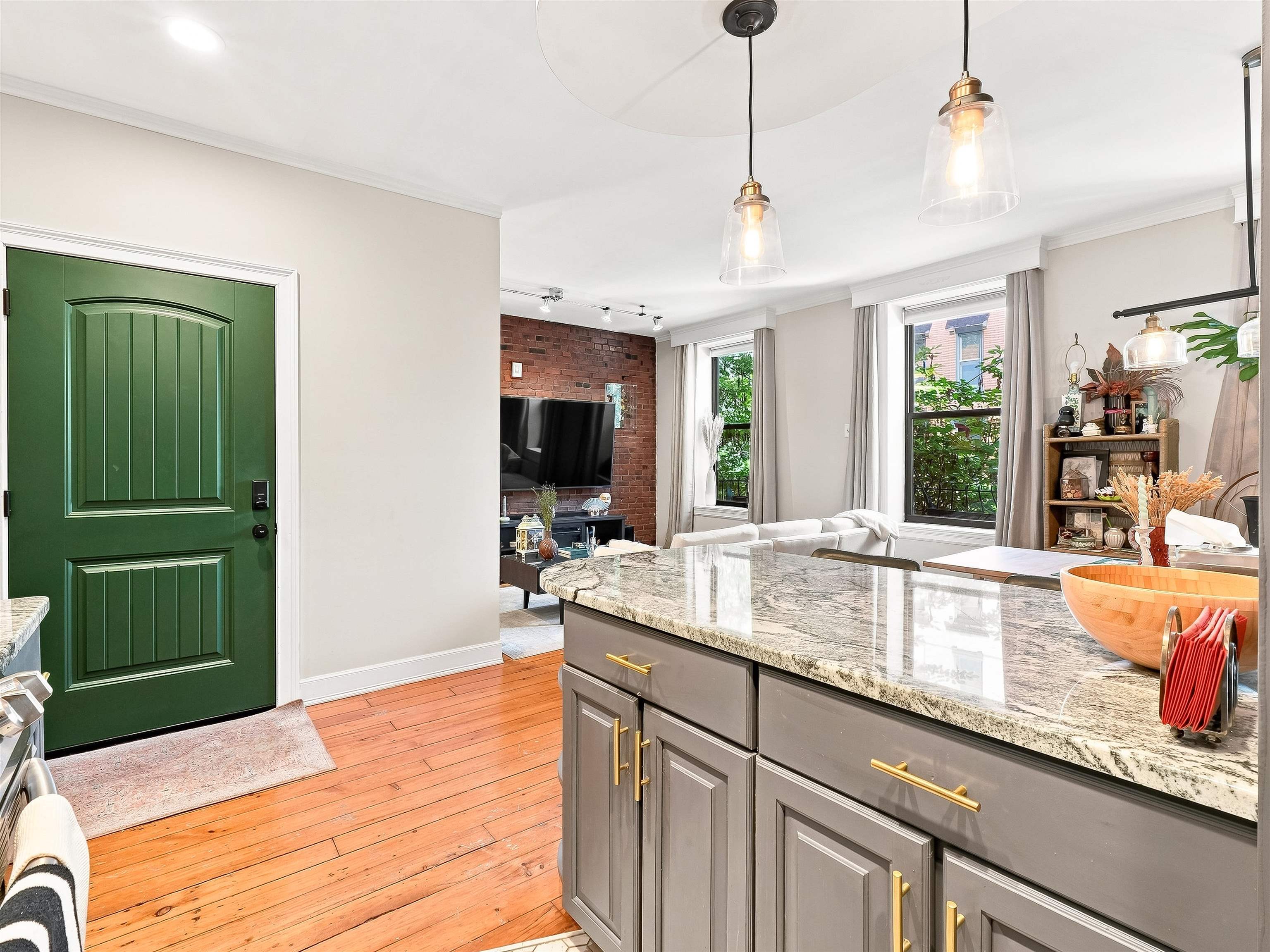 main property photo 11
