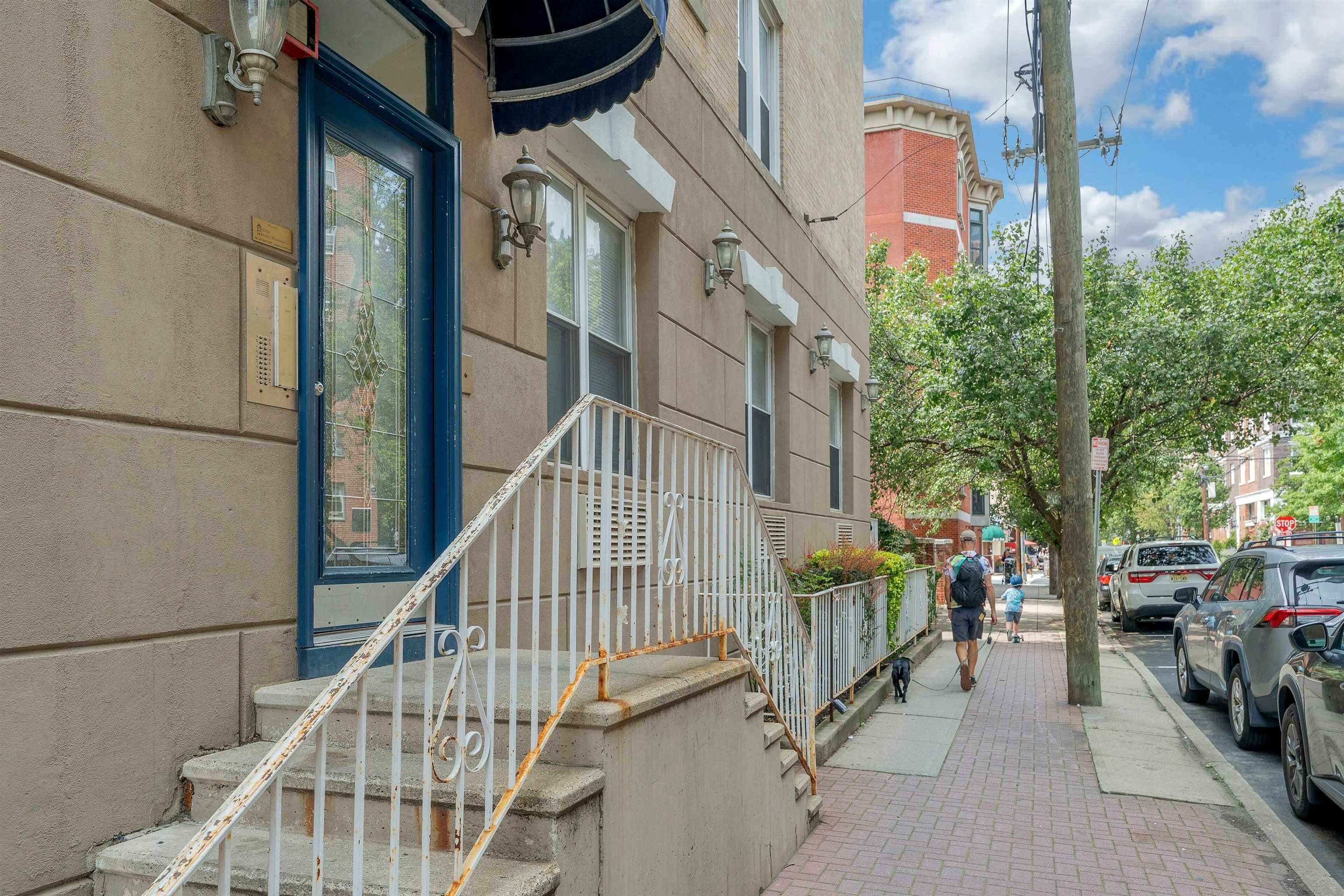 main property photo 14